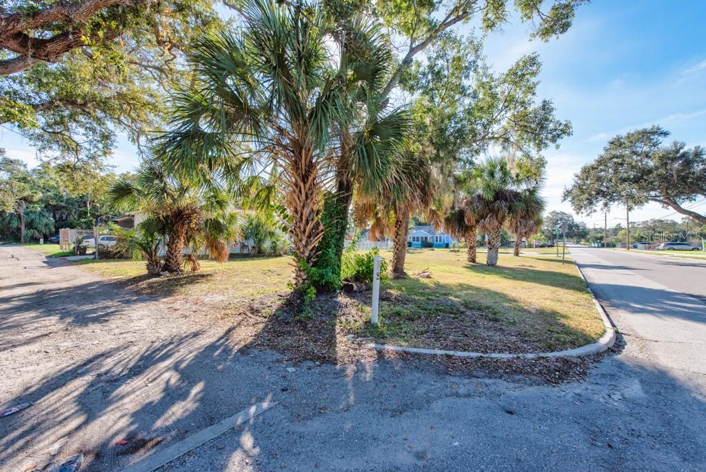 PECAN HIGHLANDS - Land