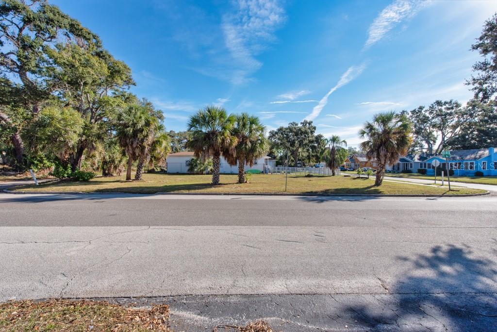 PECAN HIGHLANDS - Land