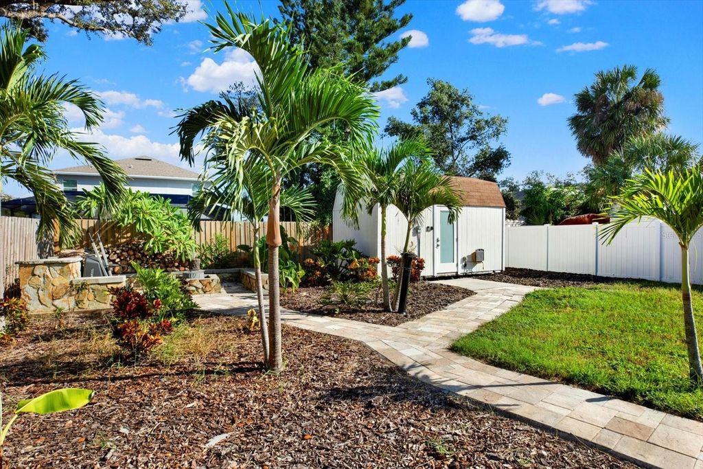 Photo of 2907 W Wallace Avenue, Tampa, FL 33611 (MLS # TB8429902)