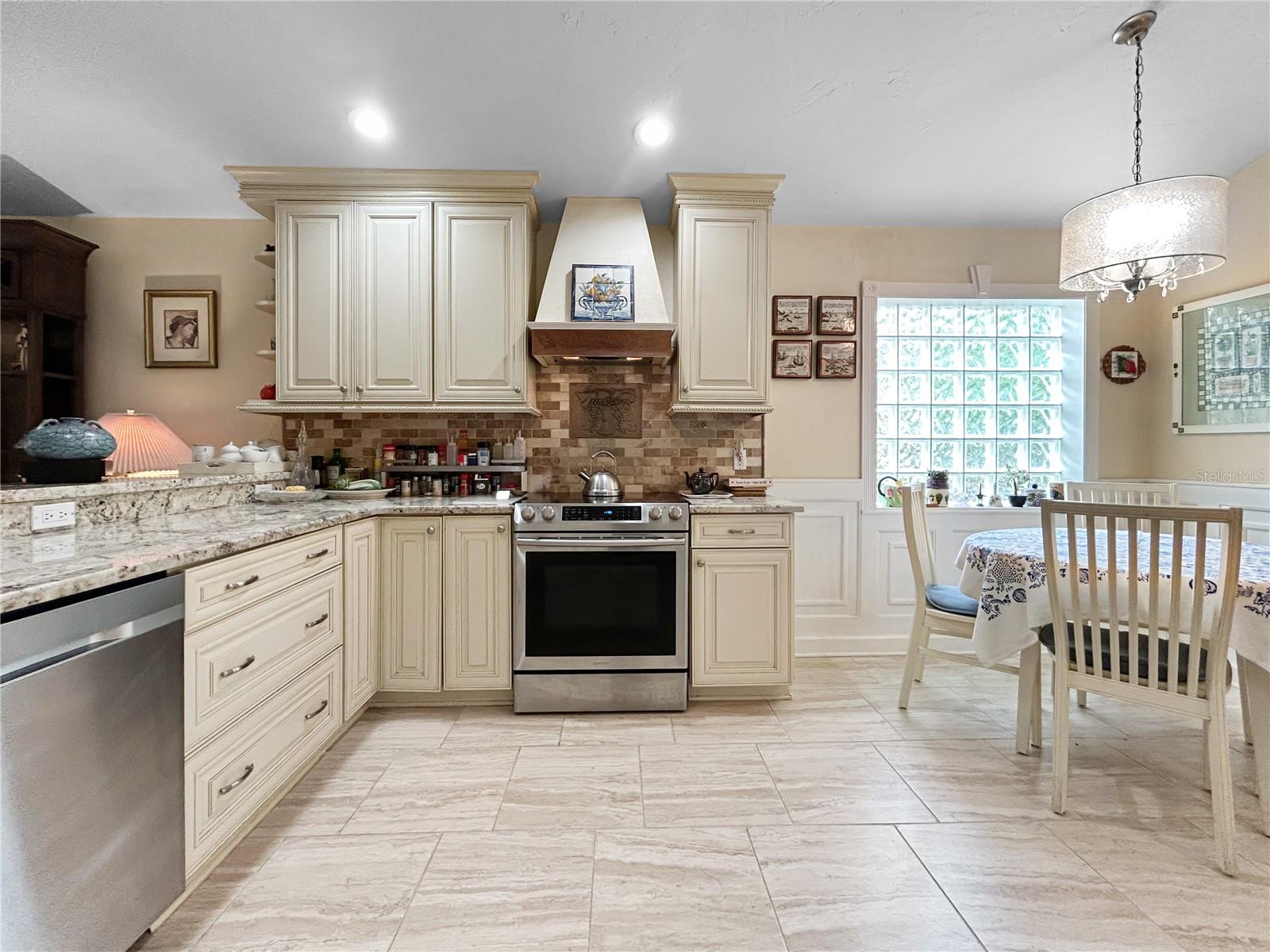 VILLAGE AT BEEKMAN PLACE SEC 3 - Residential