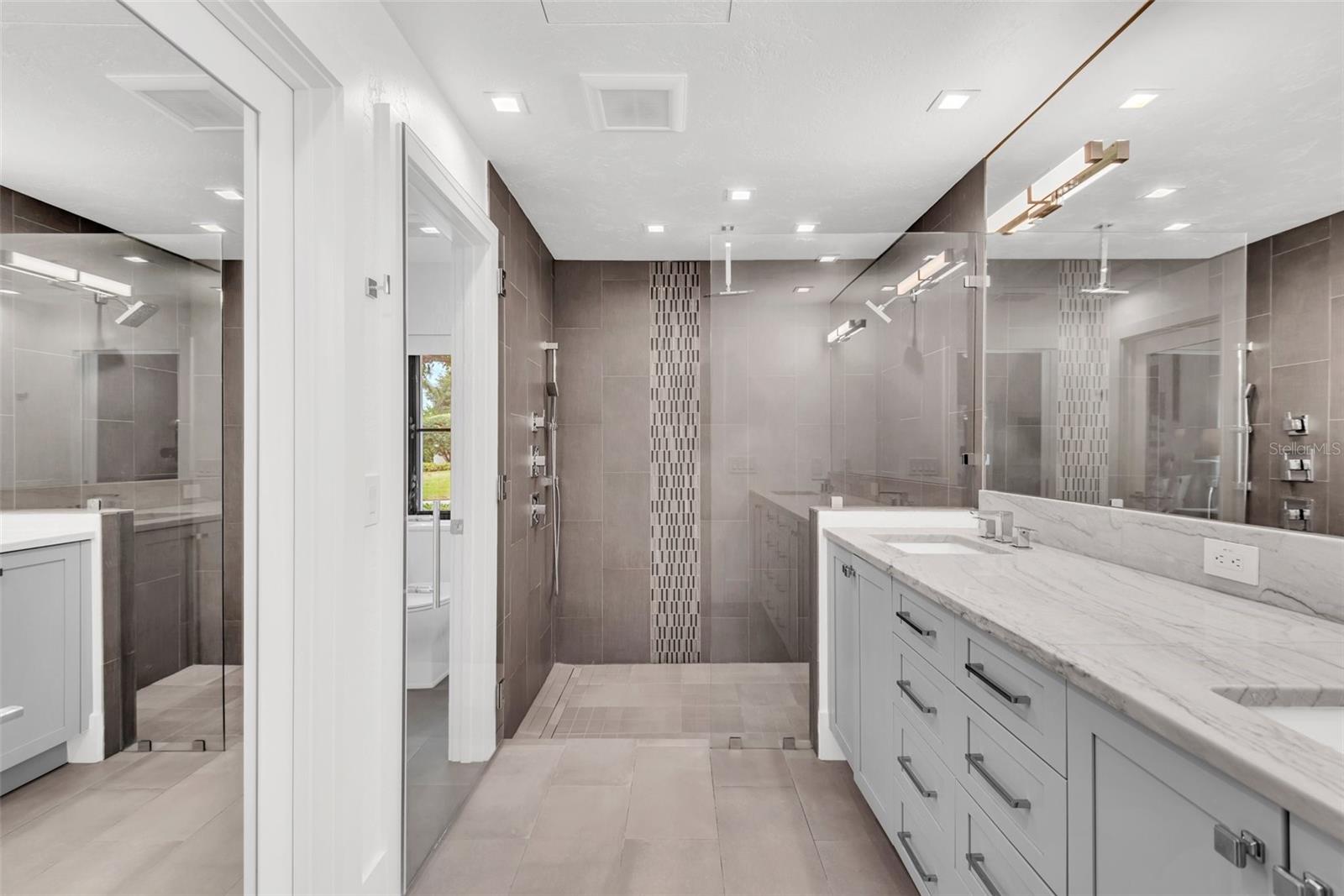 ORANGE TREE COUNTRY CLUB - Residential