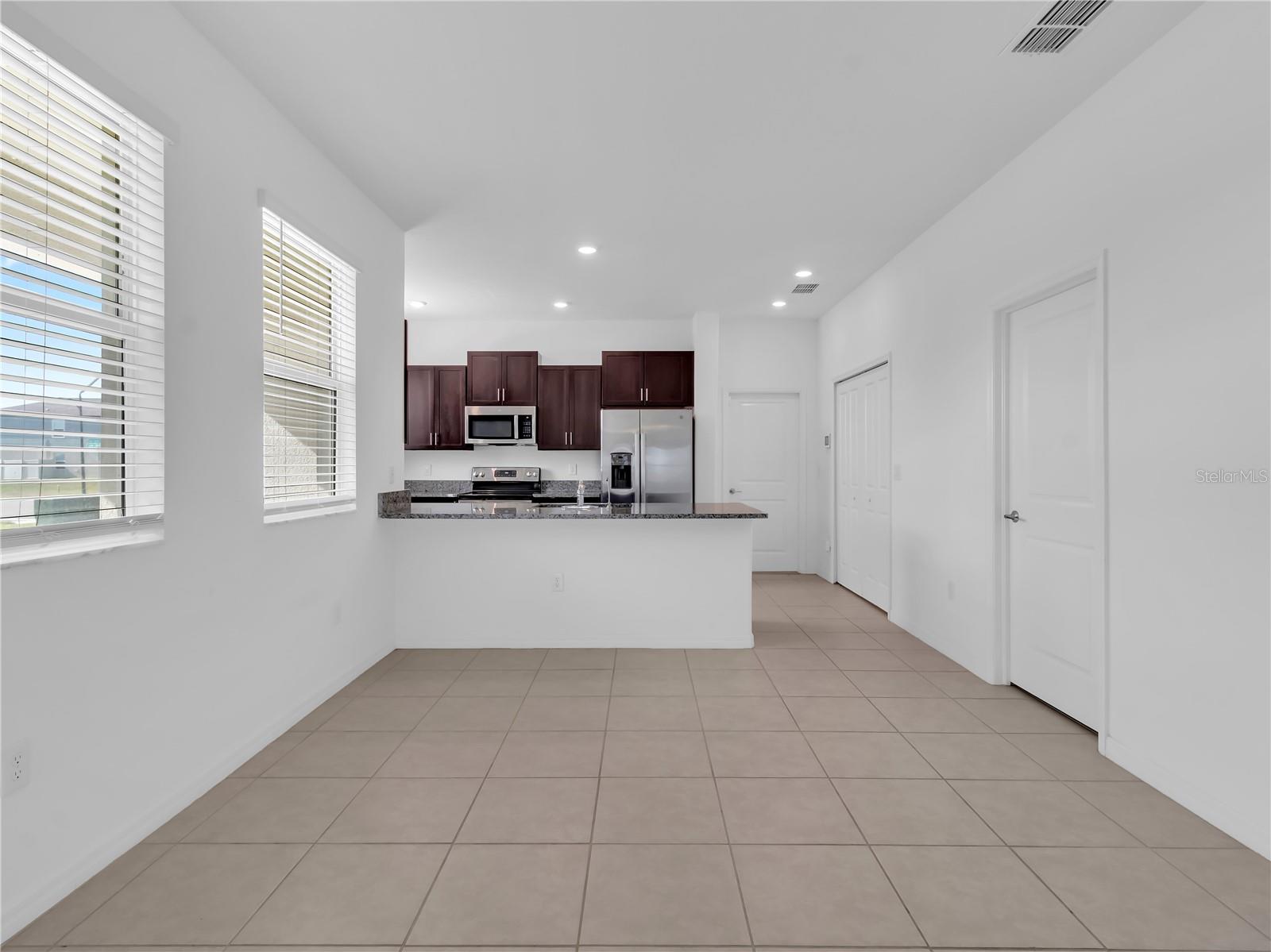 PROSPERITY LAKES TH - Residential Lease