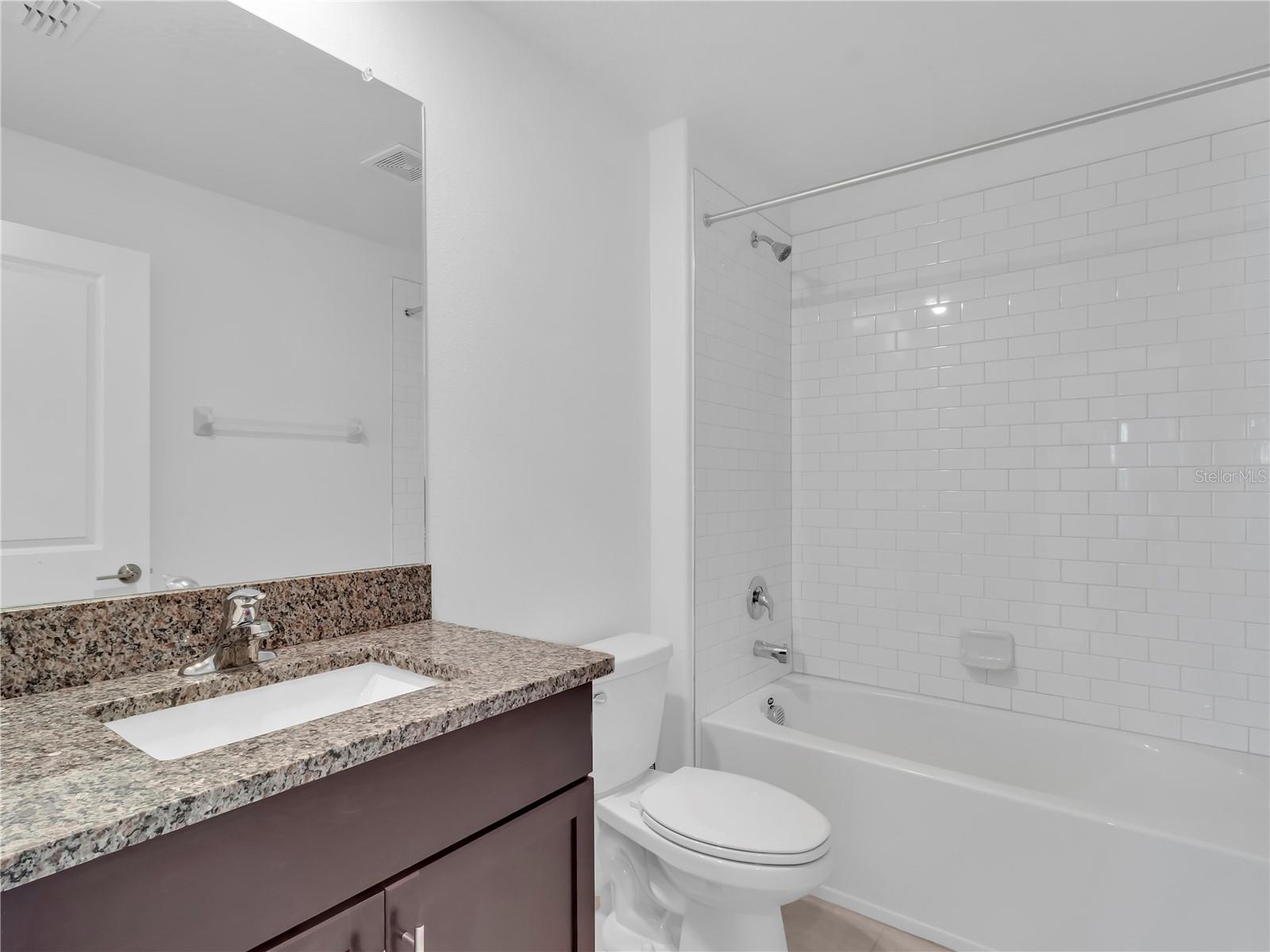 PROSPERITY LAKES TH - Residential Lease