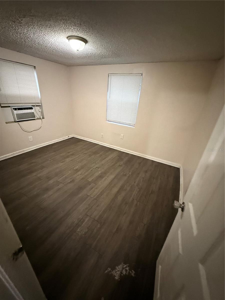 MONCRIEF PARK - Residential Income