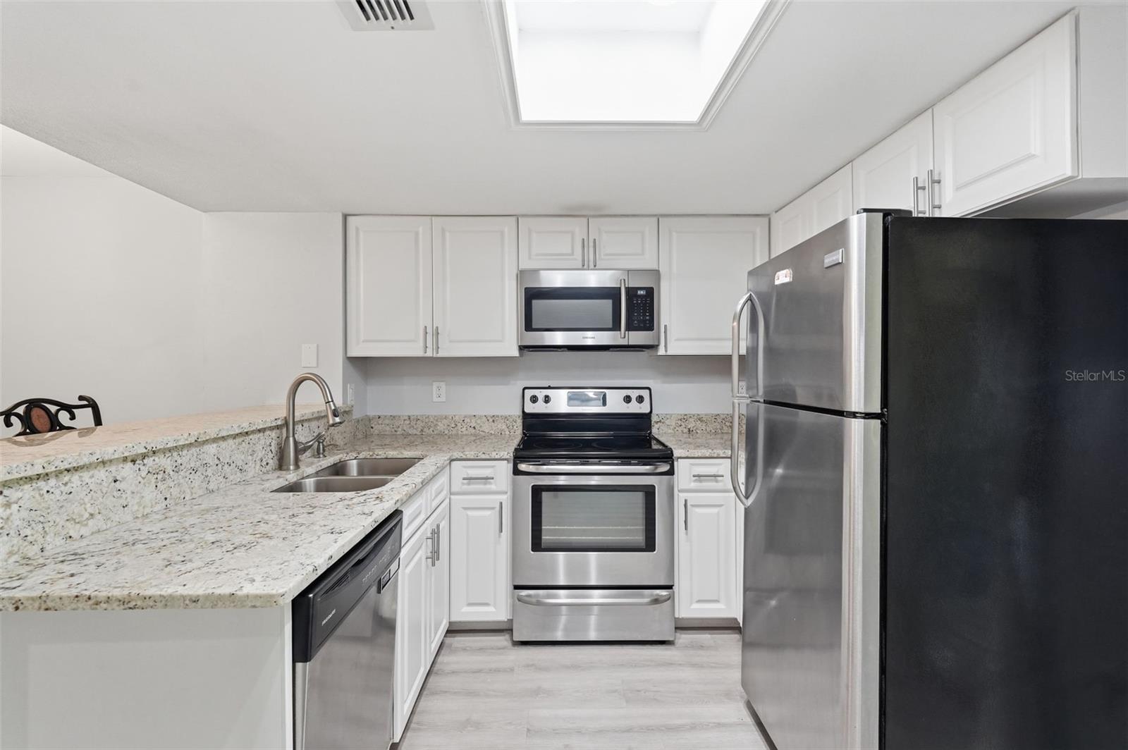 FOX CHASE TWNHMS - Residential