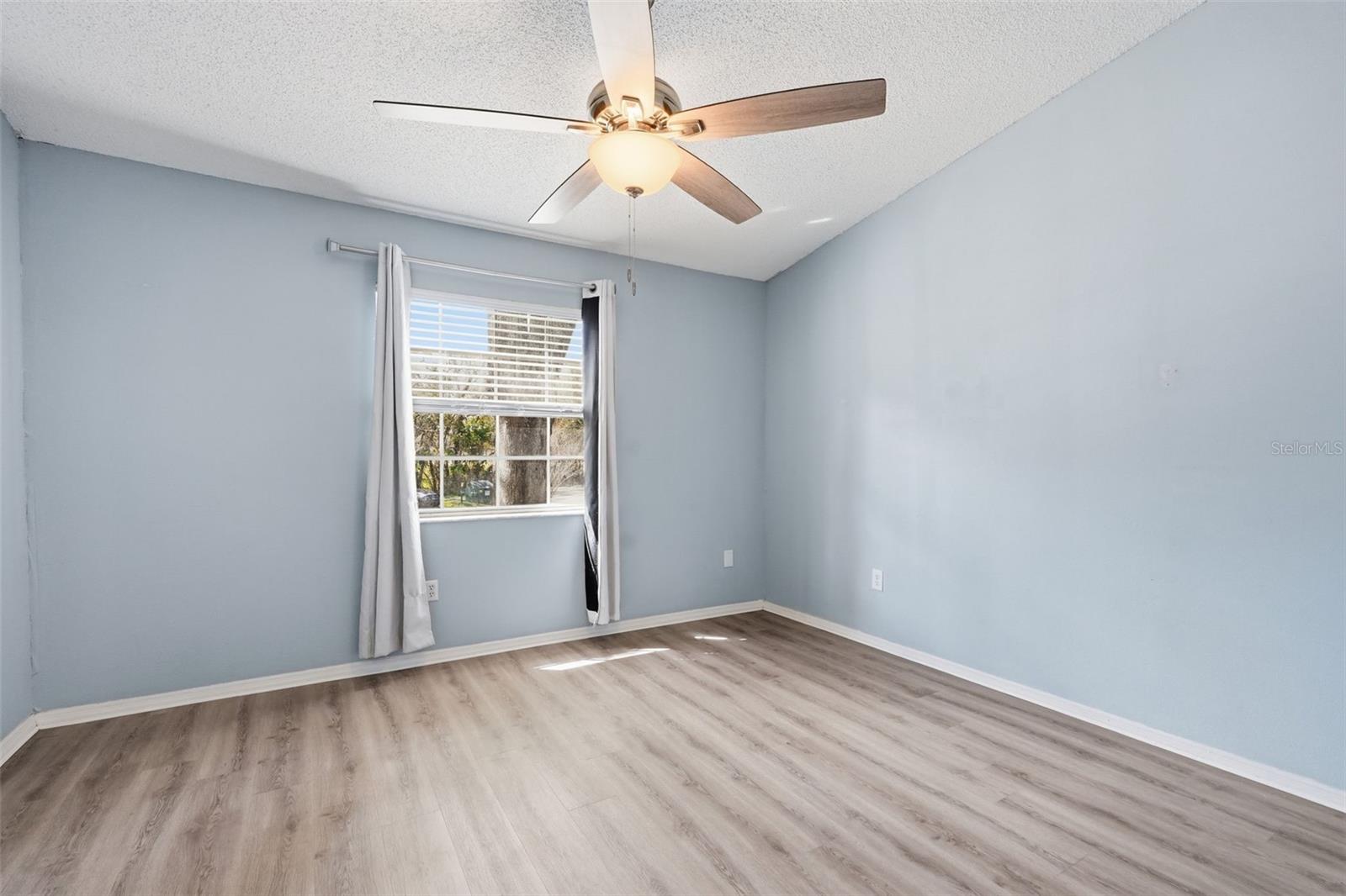 FOX CHASE TWNHMS - Residential