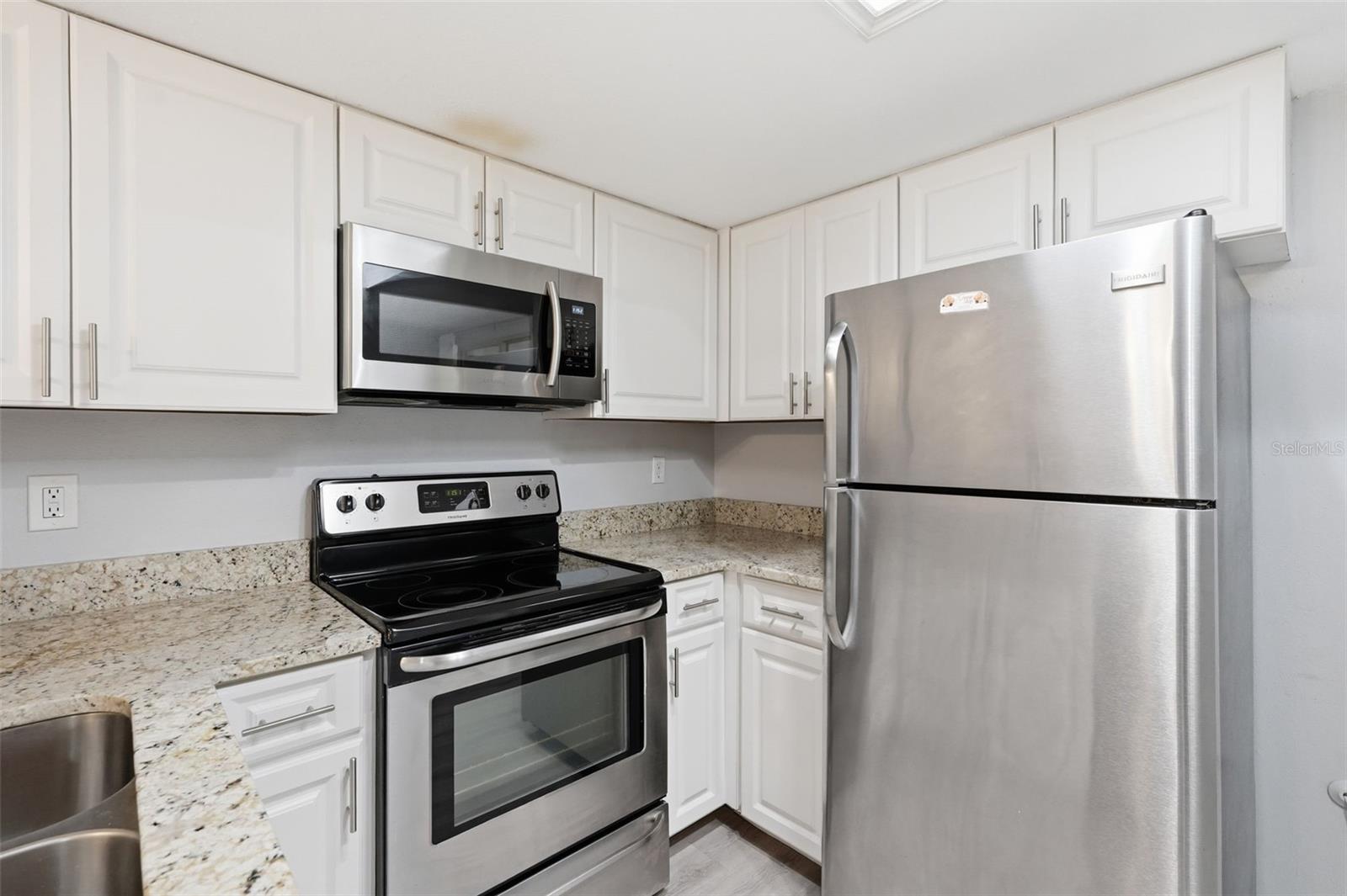 FOX CHASE TWNHMS - Residential