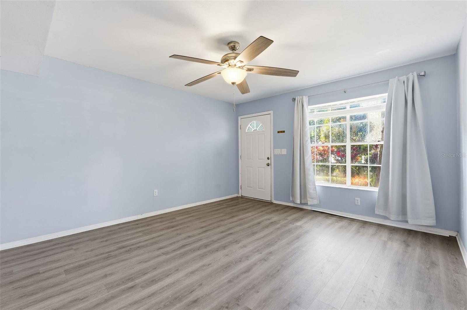 FOX CHASE TWNHMS - Residential