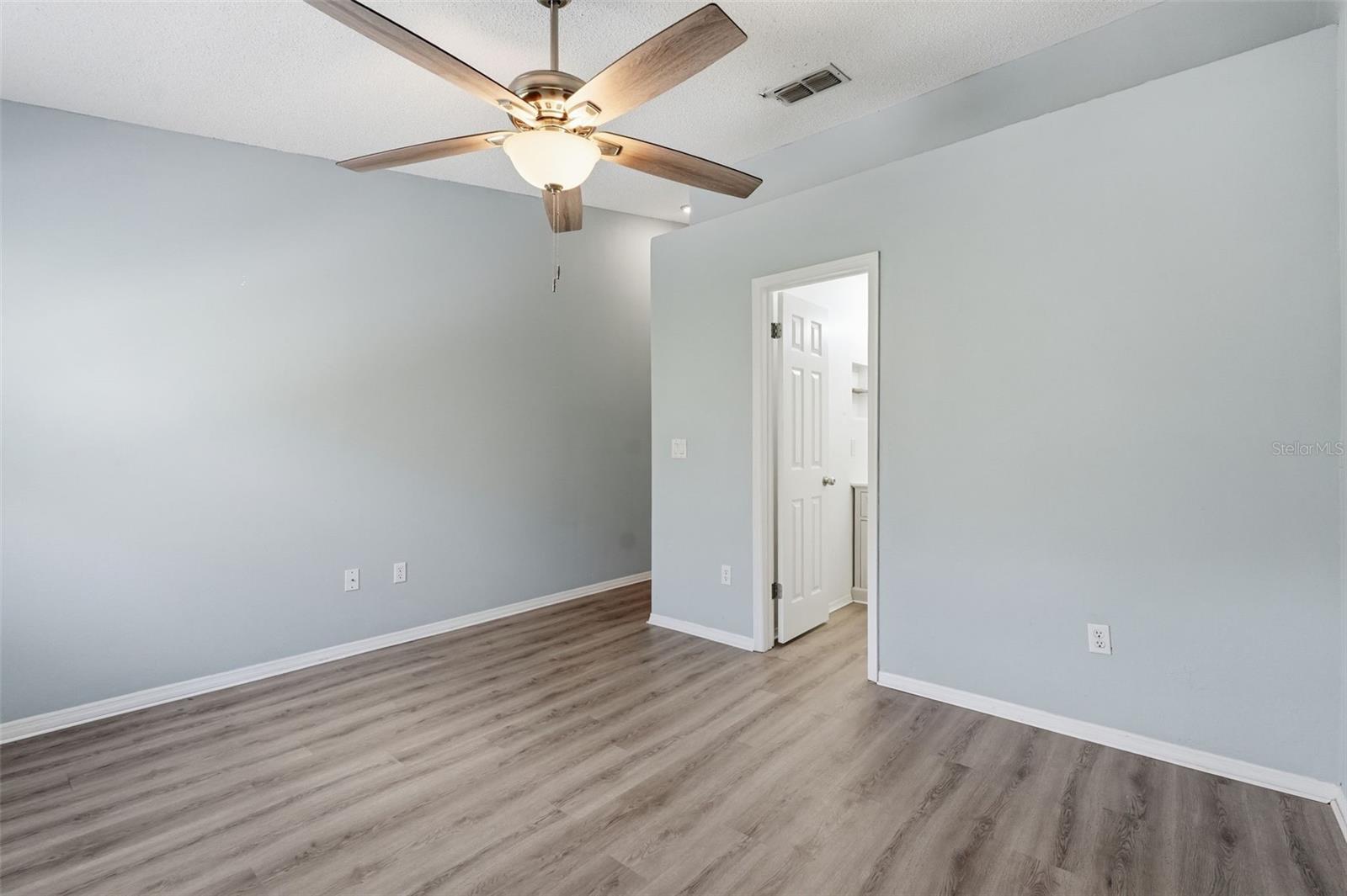 FOX CHASE TWNHMS - Residential