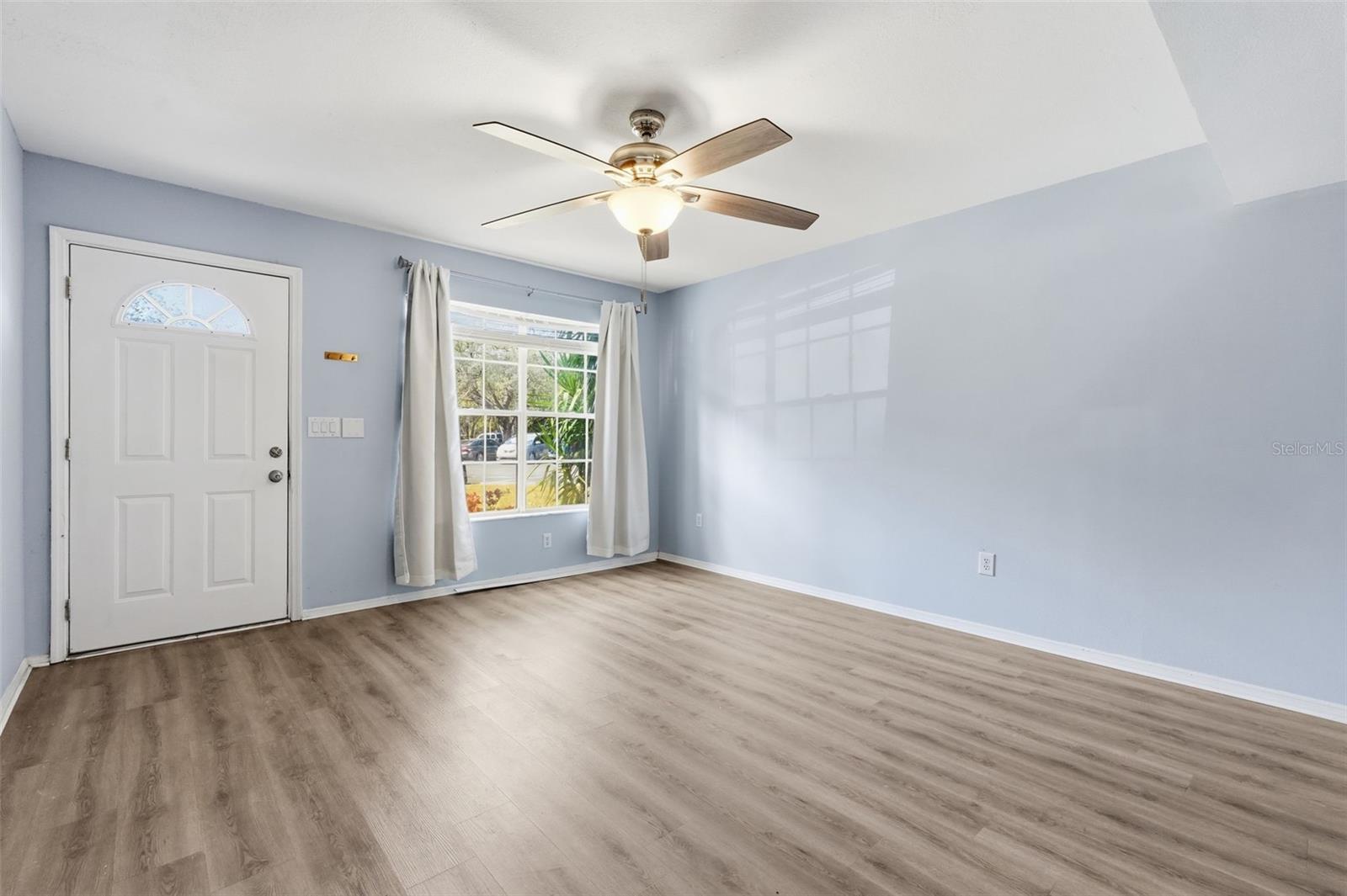 FOX CHASE TWNHMS - Residential