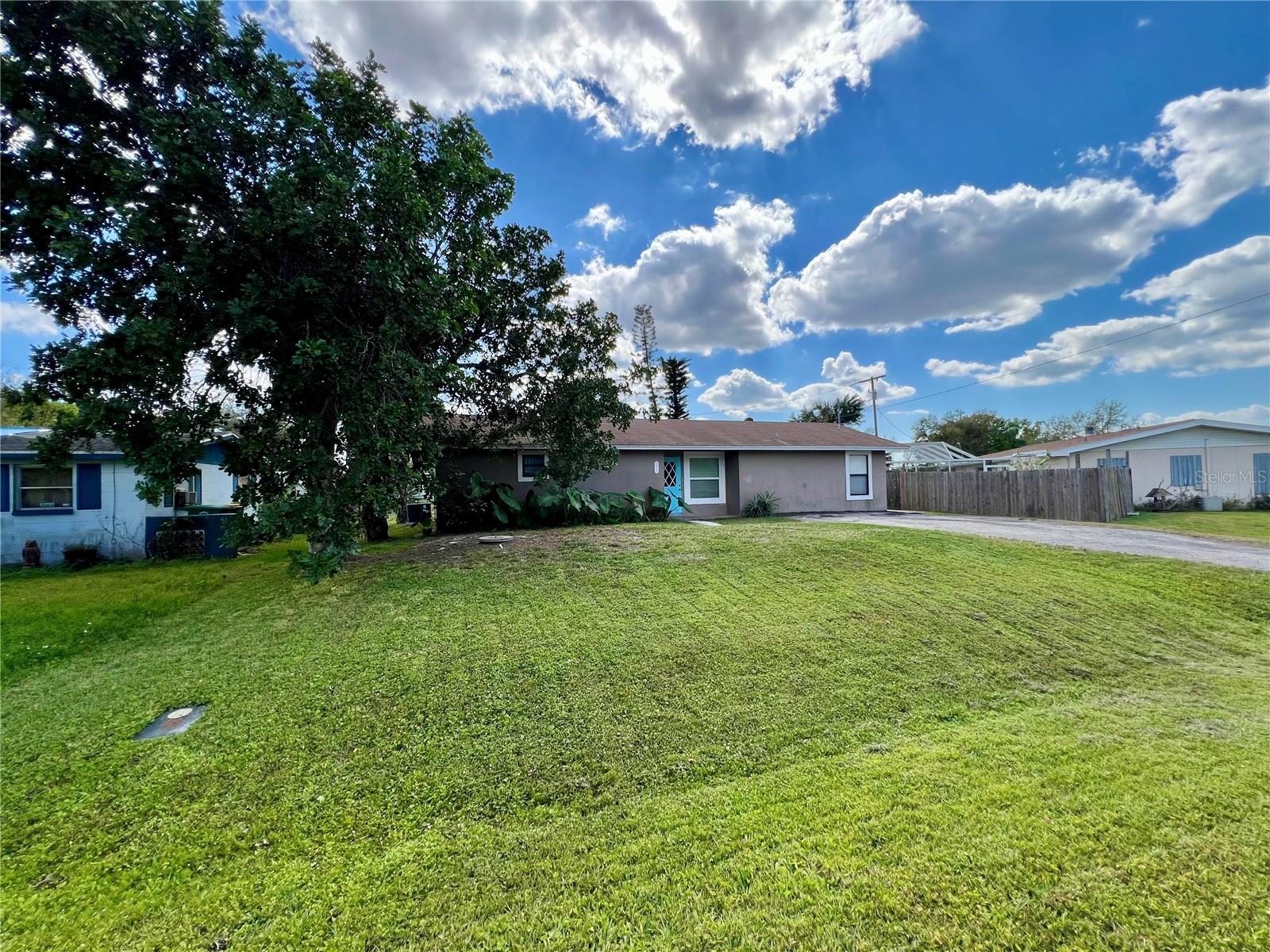 TEE & GREEN ESTATES - Residential Lease