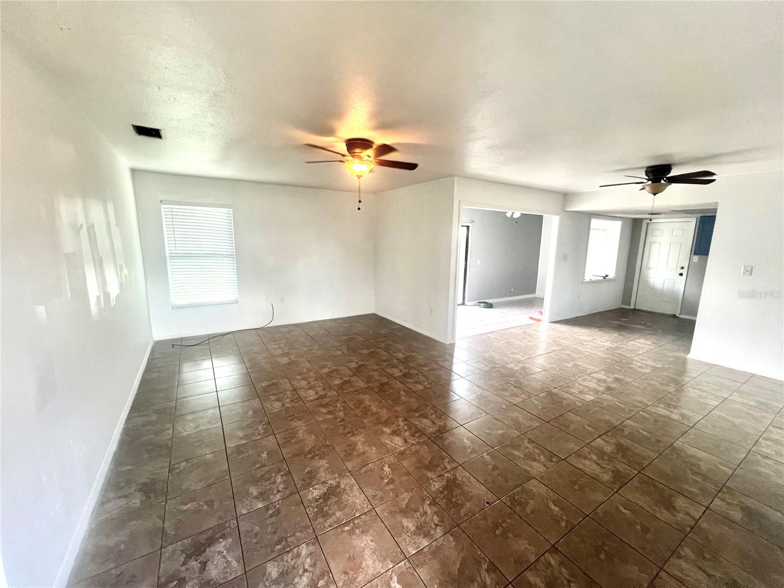 TEE & GREEN ESTATES - Residential Lease