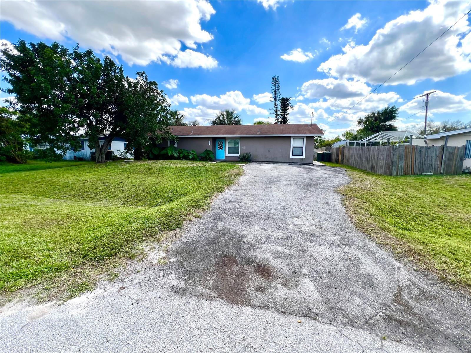 TEE & GREEN ESTATES - Residential Lease