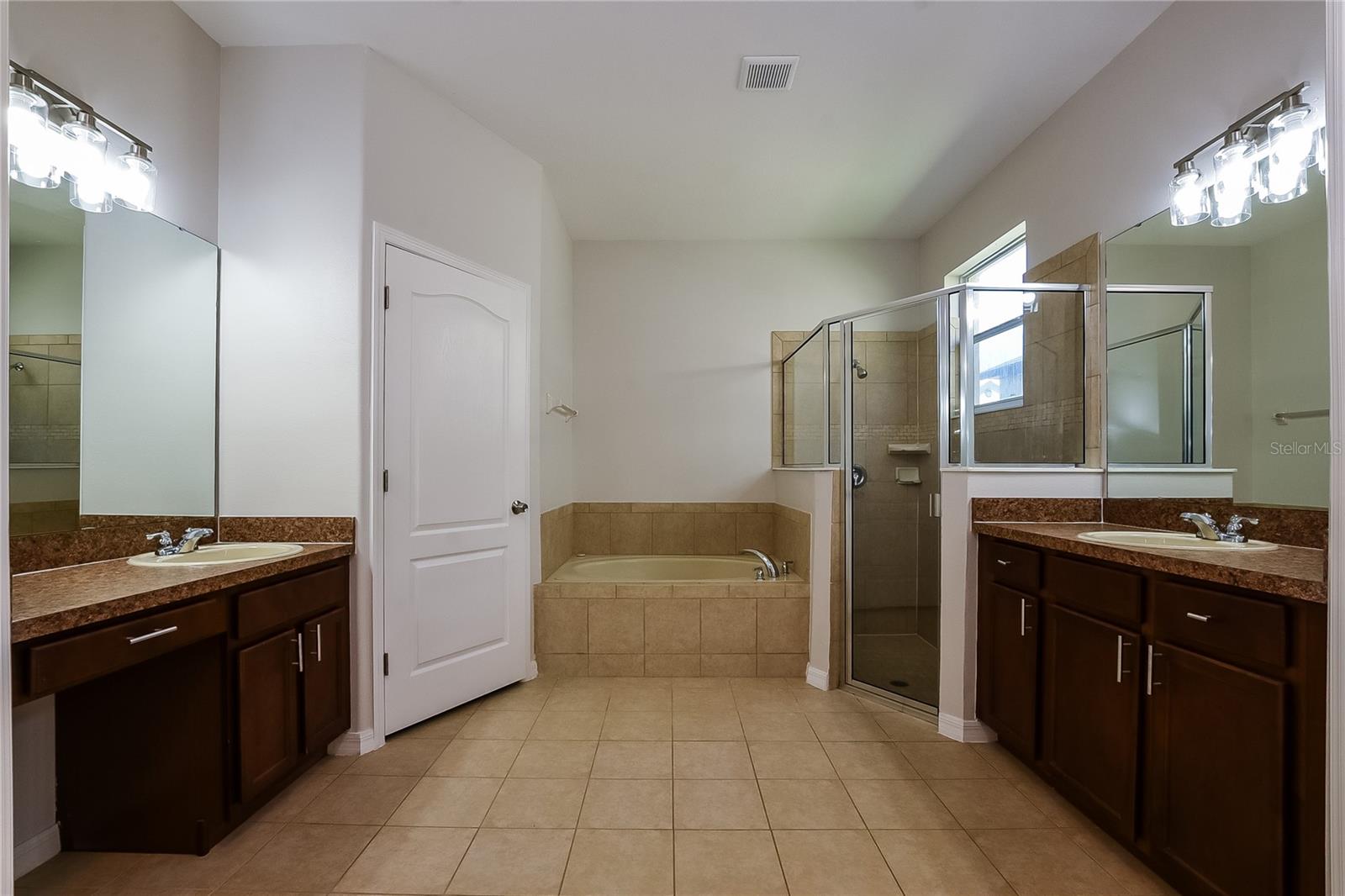 ENCLAVE/MOSS PARK PH 02B - Residential