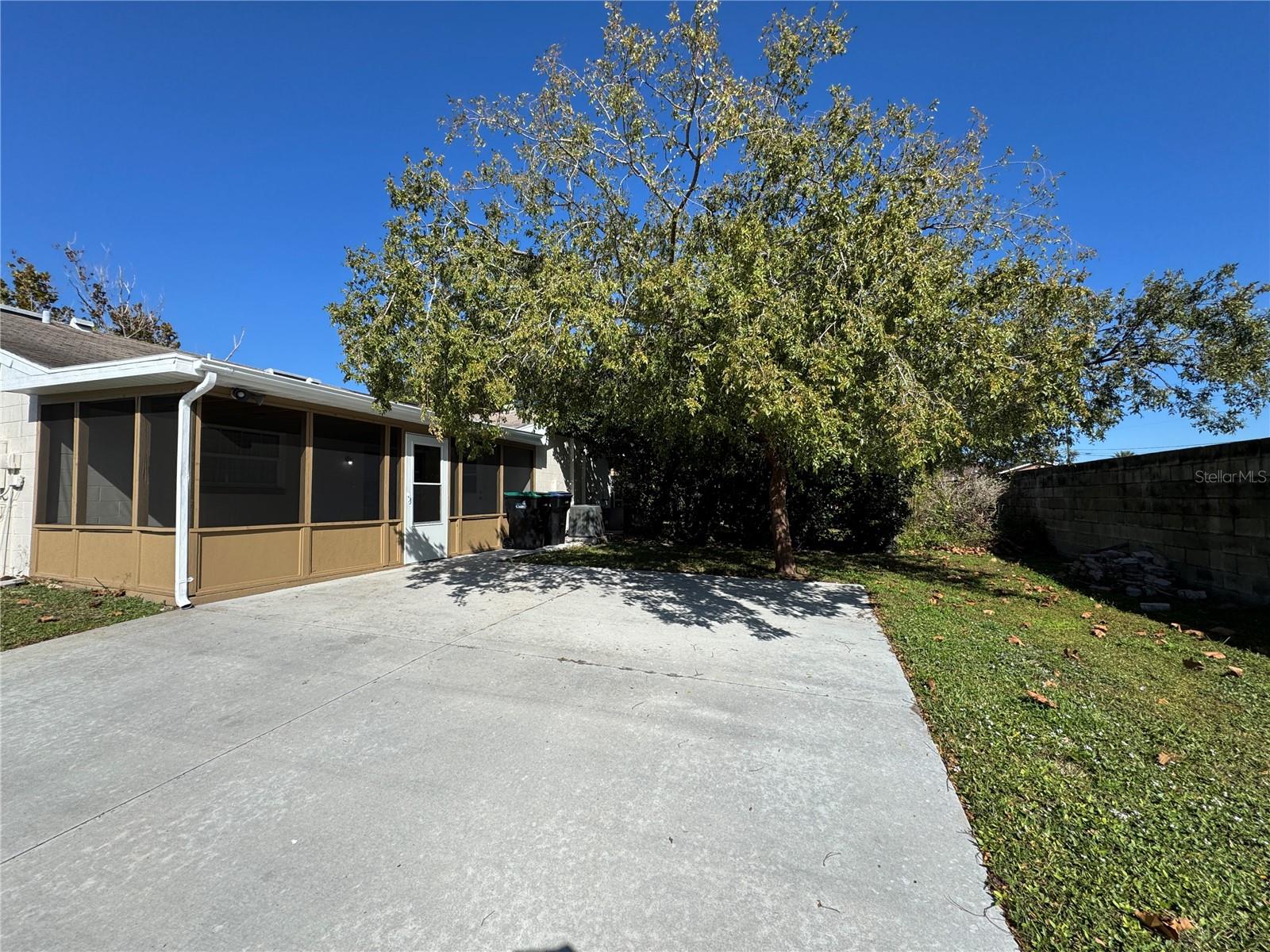 QUAIL HOLLOW AT RIO PINAR - Residential Lease