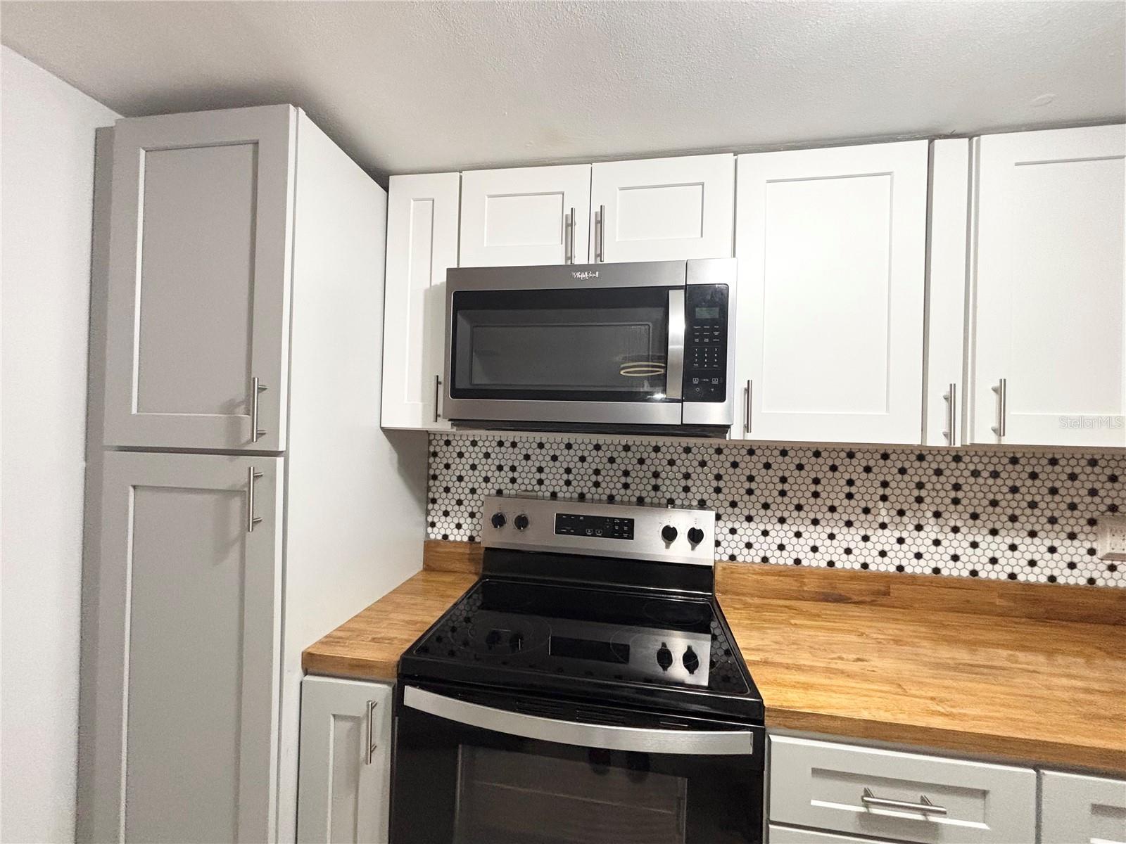 000114 - BEVERLY HILLS UNIT 2 - Residential