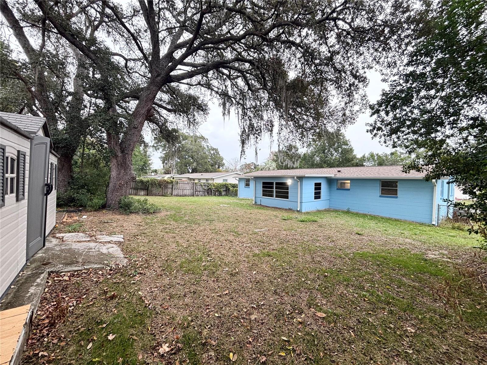 000114 - BEVERLY HILLS UNIT 2 - Residential
