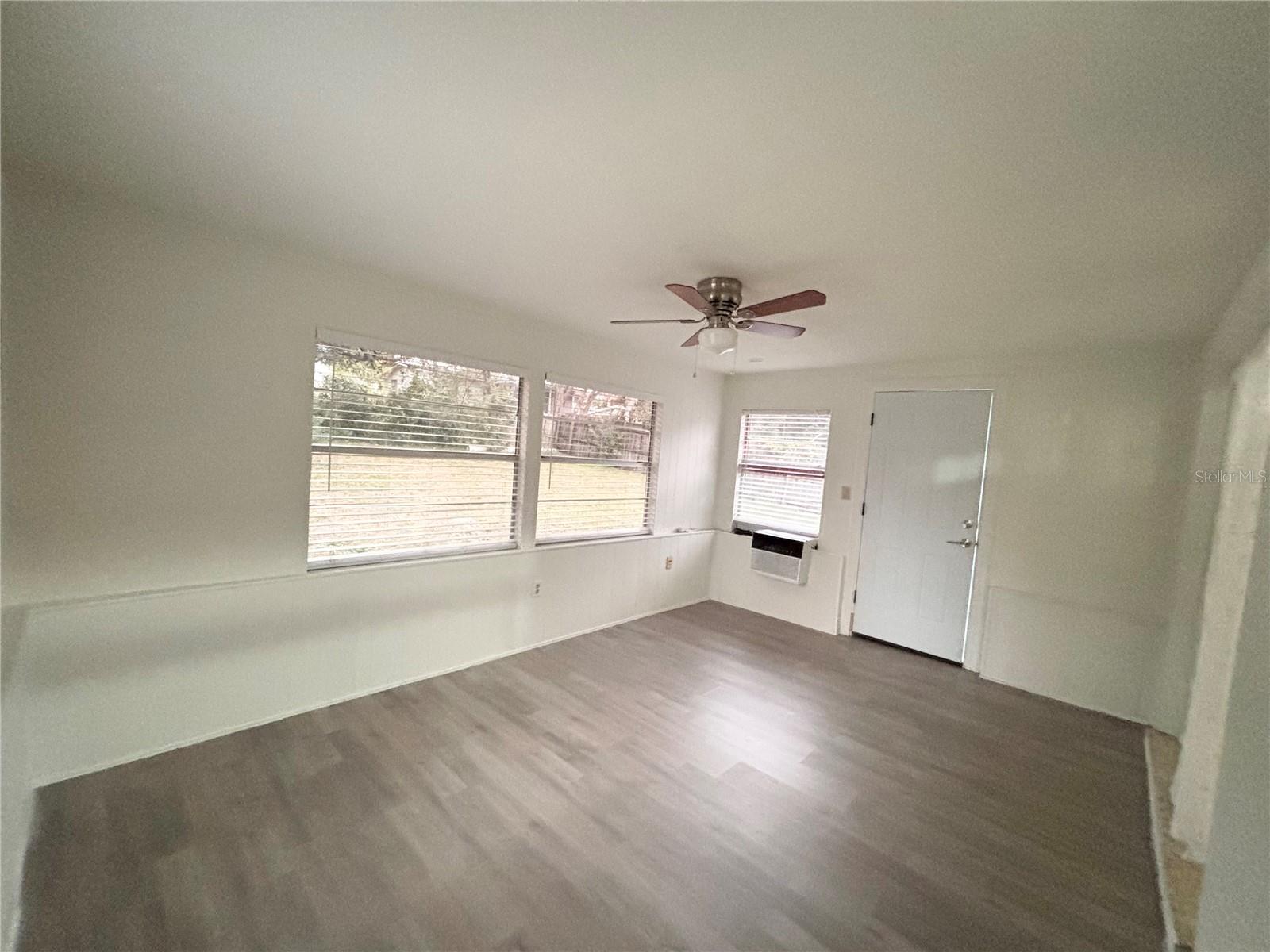 000114 - BEVERLY HILLS UNIT 2 - Residential
