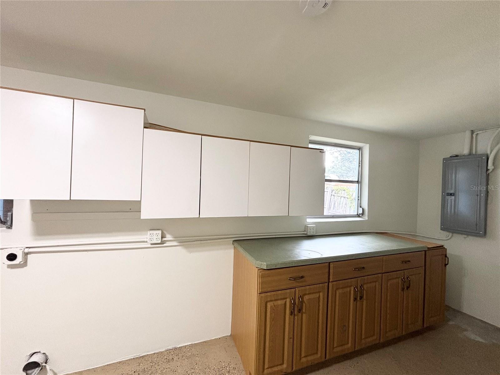 000114 - BEVERLY HILLS UNIT 2 - Residential