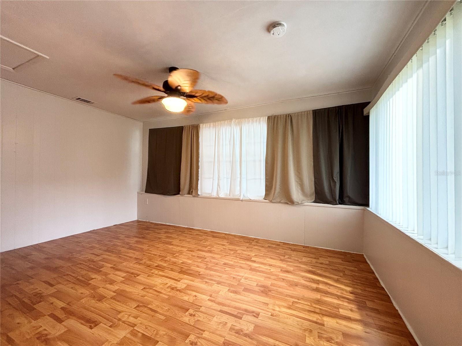 000114 - BEVERLY HILLS UNIT 2 - Residential