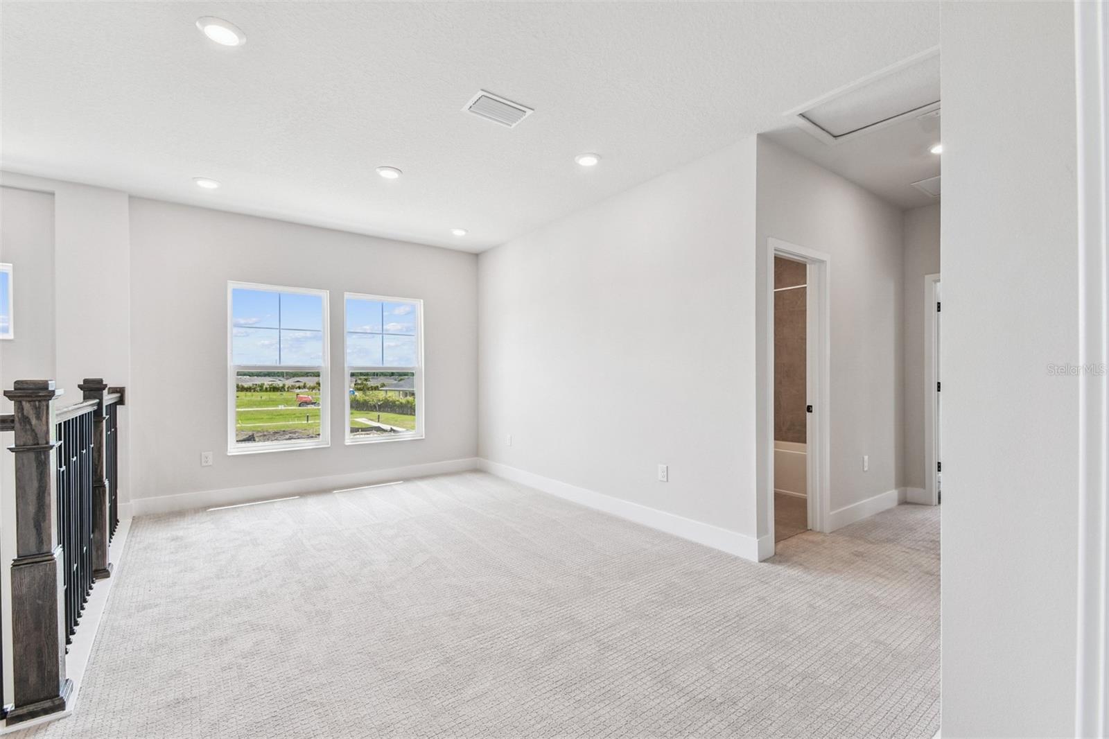 EMERALD LANDING AT WATERSIDE - Residential