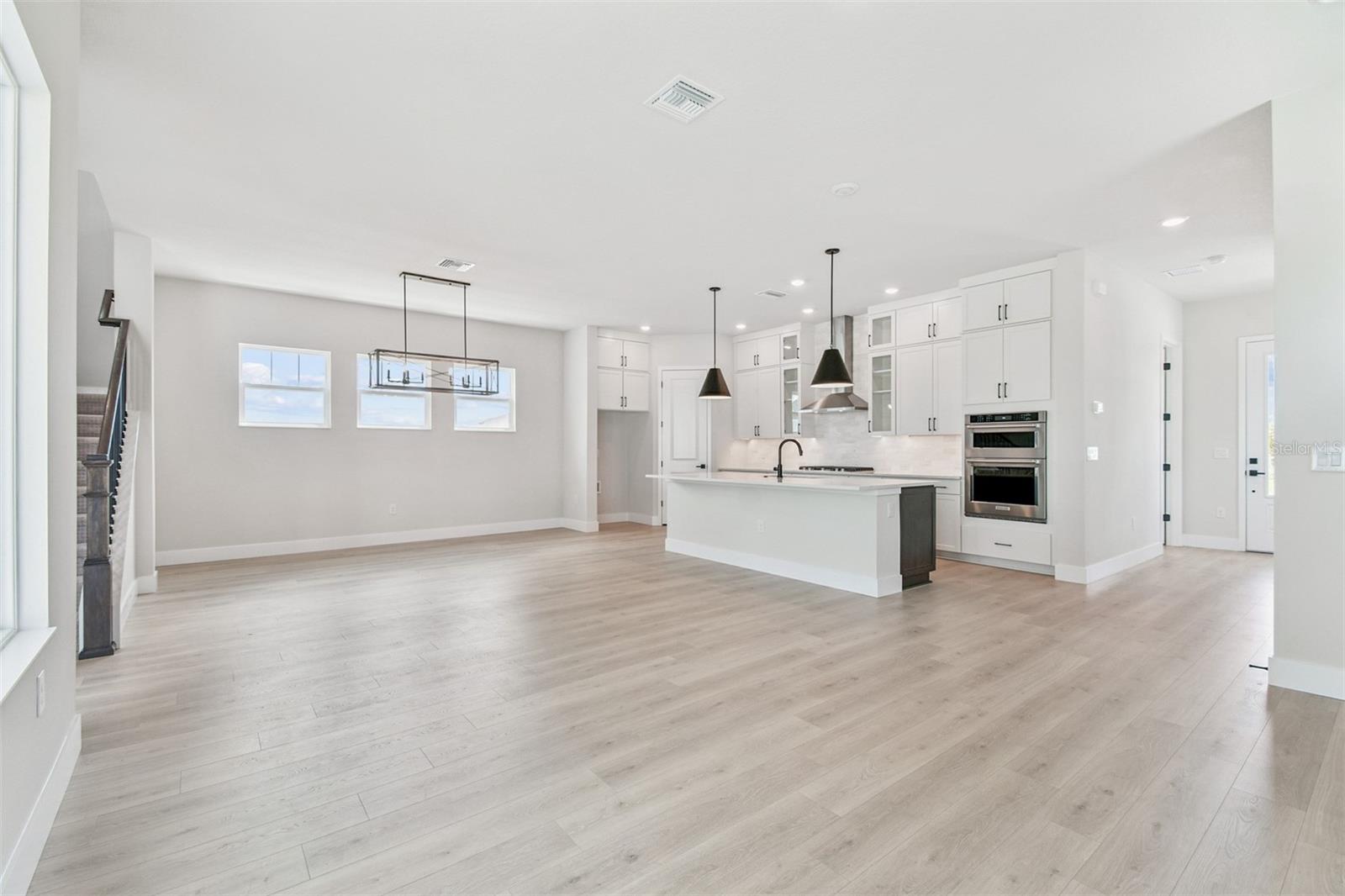 EMERALD LANDING AT WATERSIDE - Residential