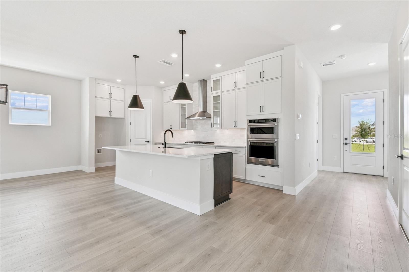 EMERALD LANDING AT WATERSIDE - Residential