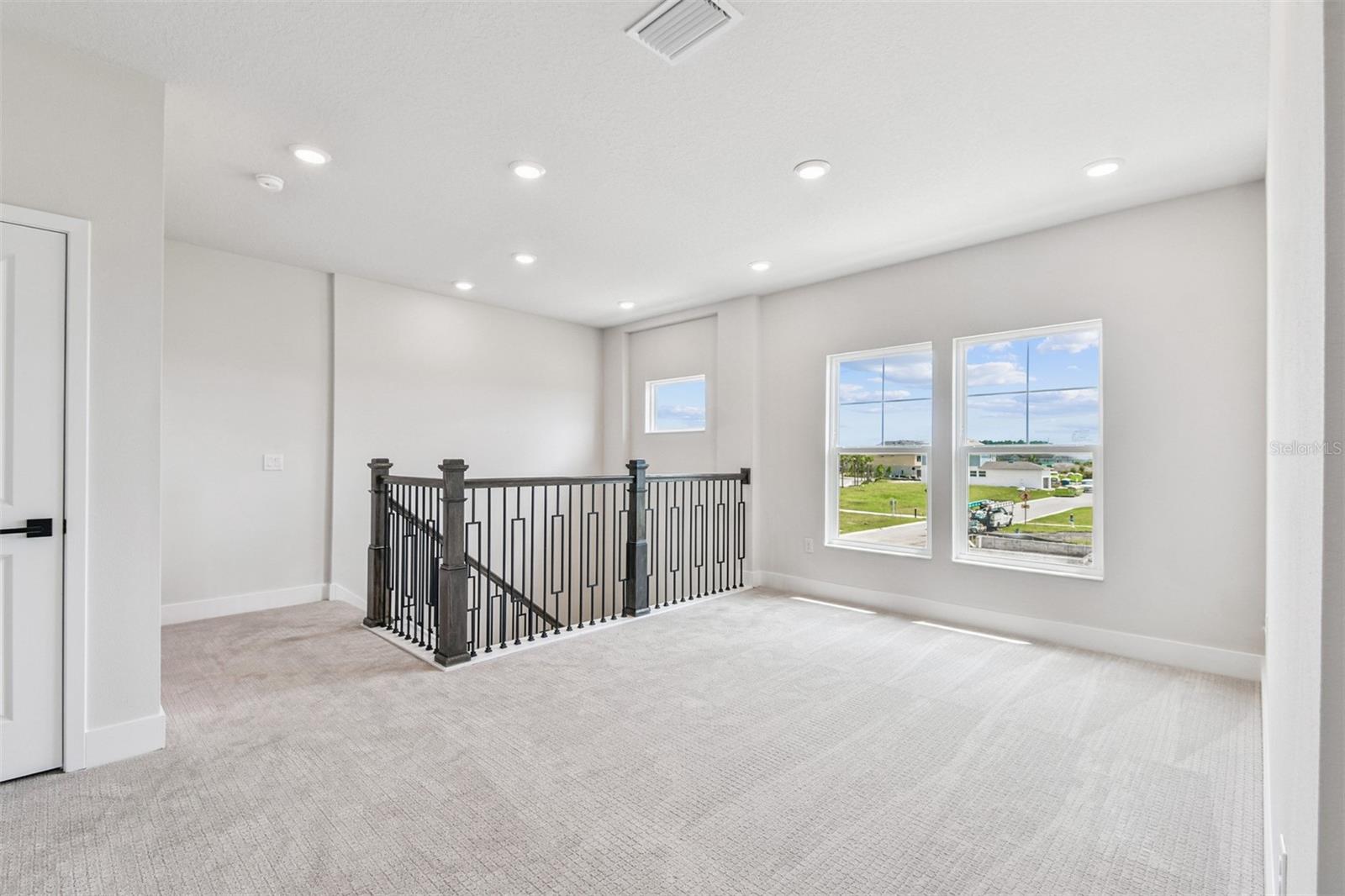 EMERALD LANDING AT WATERSIDE - Residential
