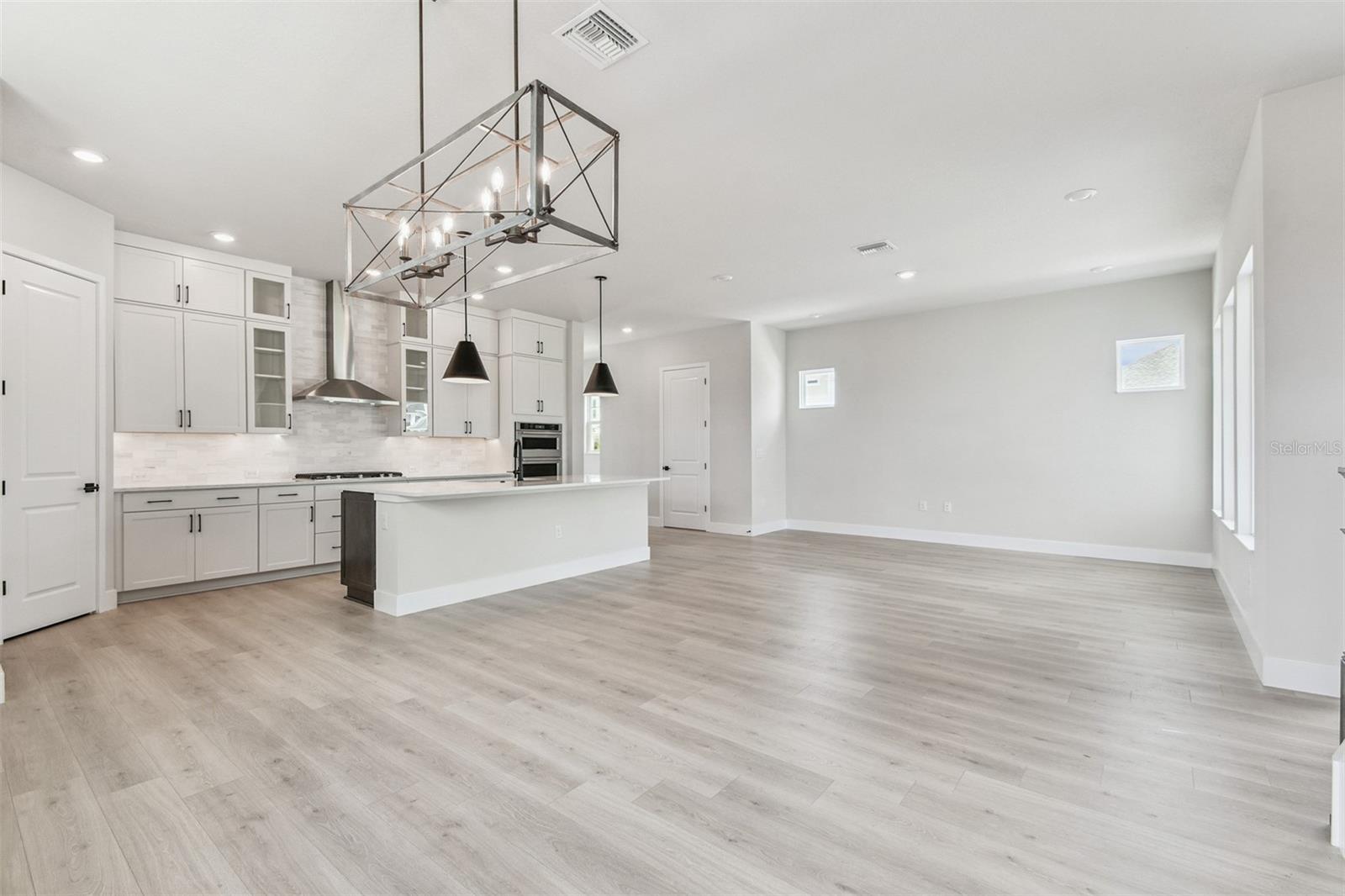 EMERALD LANDING AT WATERSIDE - Residential