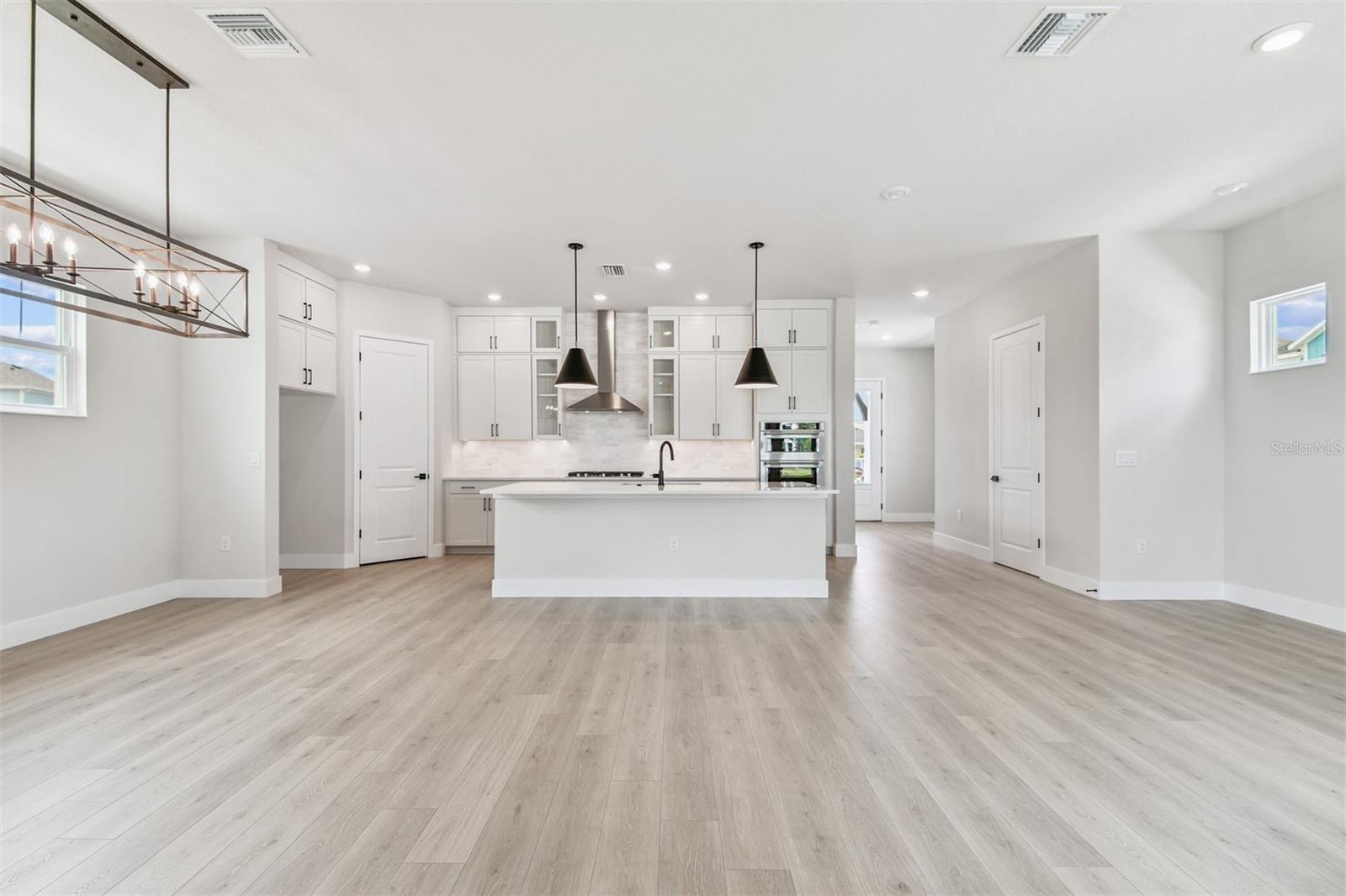 EMERALD LANDING AT WATERSIDE - Residential