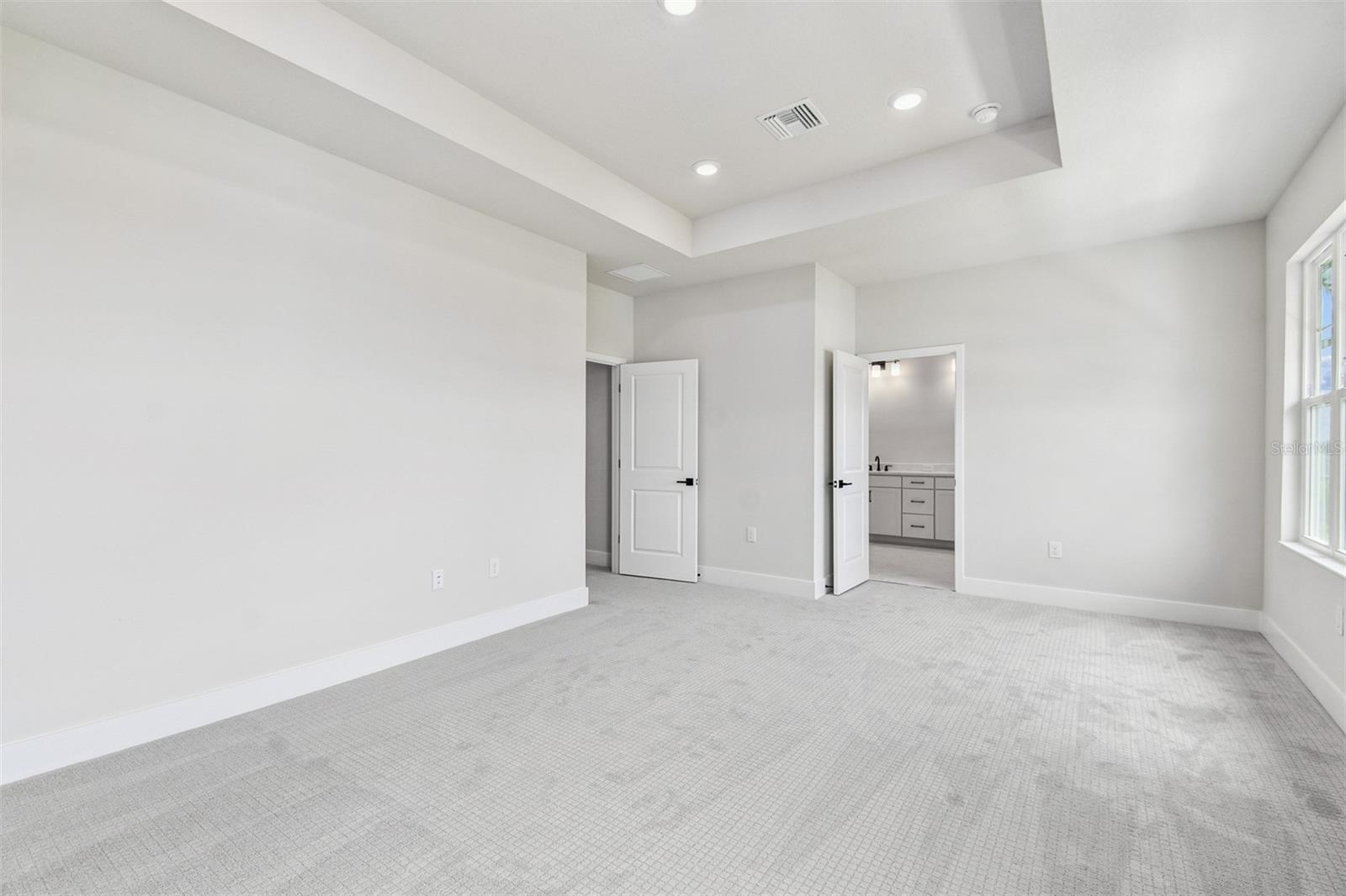 EMERALD LANDING AT WATERSIDE - Residential
