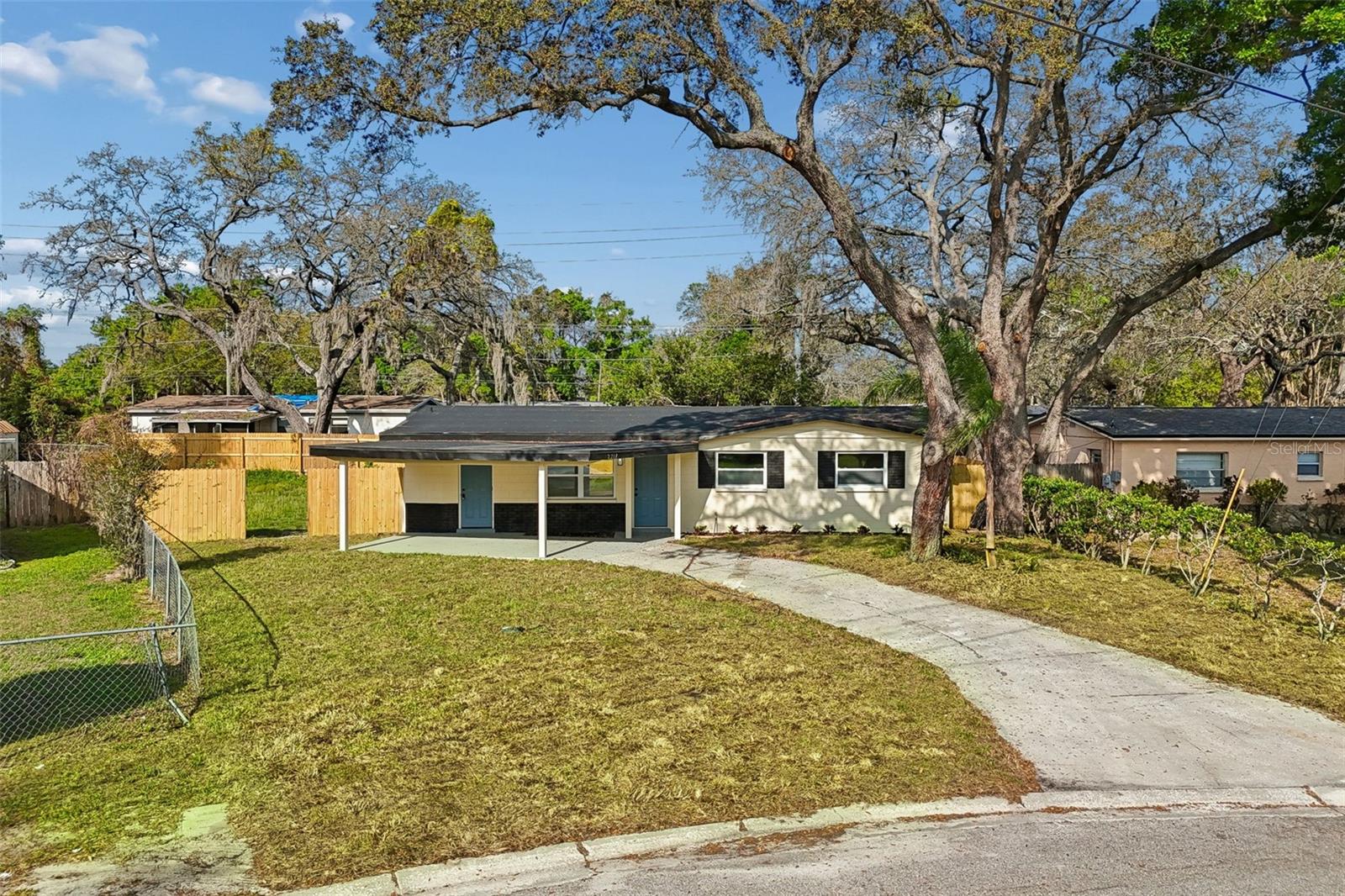 POINSETTIA VILLAGE - Residential