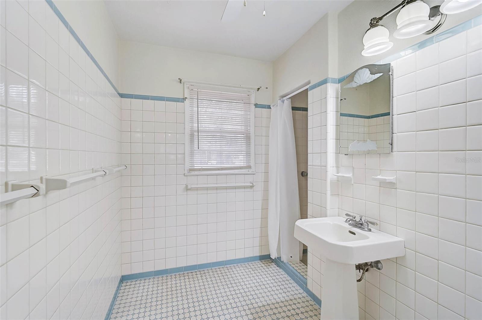 SARASOTA BAY PARK - Residential Lease