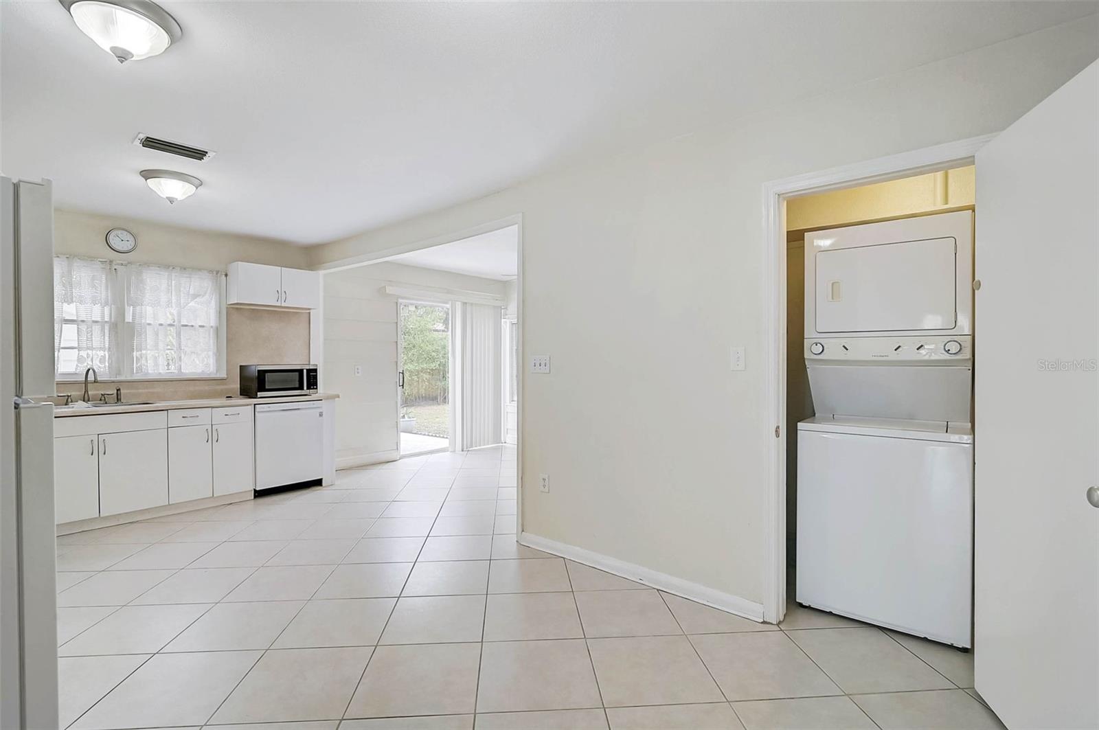 SARASOTA BAY PARK - Residential Lease