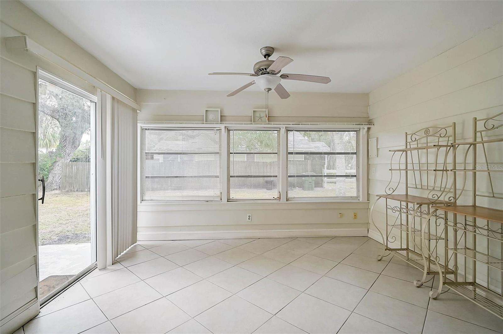 SARASOTA BAY PARK - Residential Lease