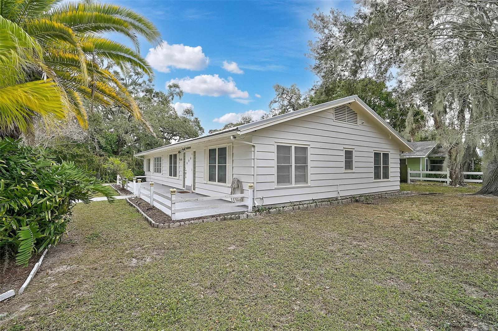 SARASOTA BAY PARK - Residential Lease