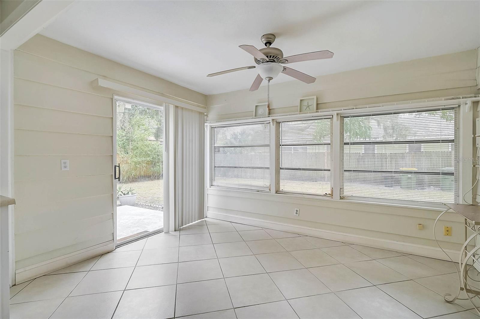 SARASOTA BAY PARK - Residential Lease