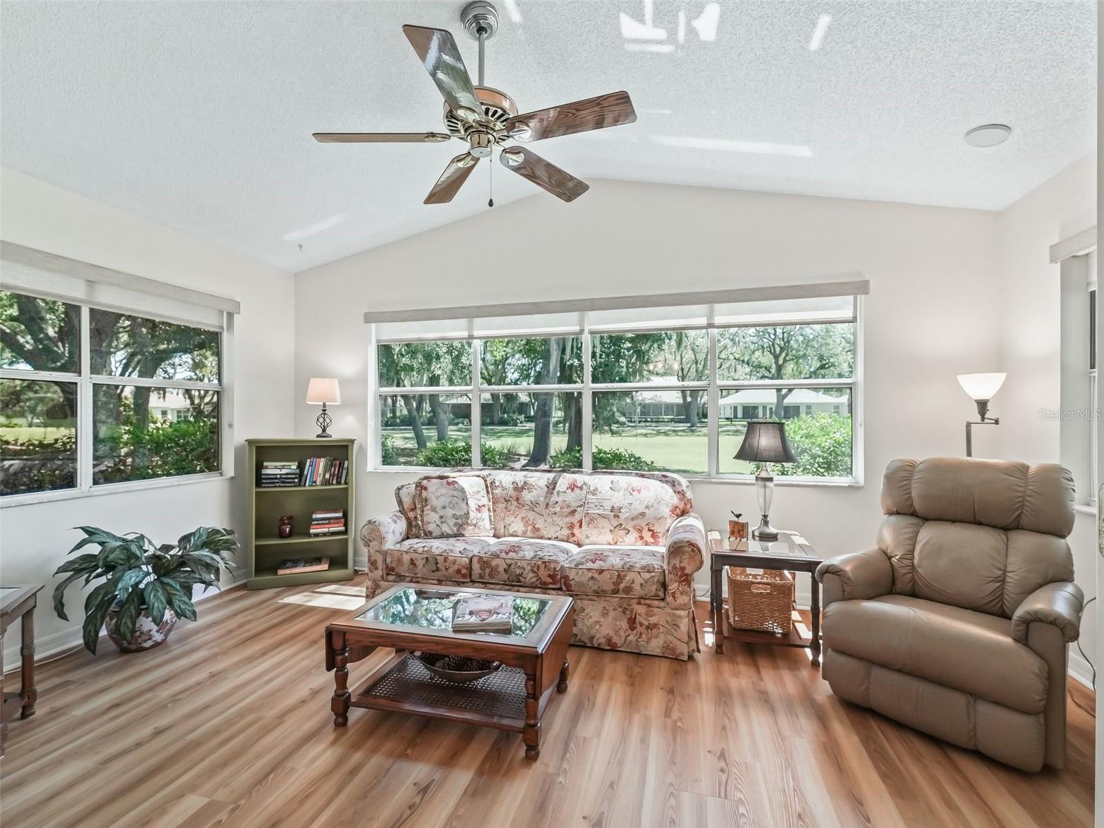 LADY LAKE ORANGE BLOSSOM GARDENS UNIT 21 - Residential