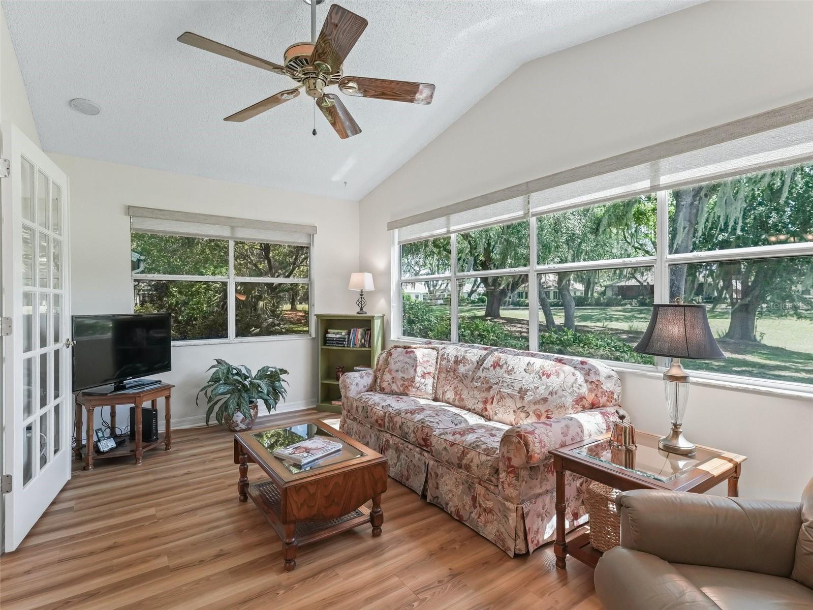LADY LAKE ORANGE BLOSSOM GARDENS UNIT 21 - Residential