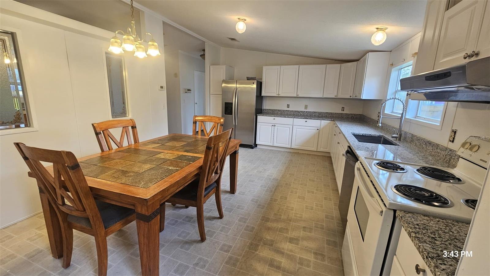 ZEPHYRHILLS COLONY CO - Residential Lease