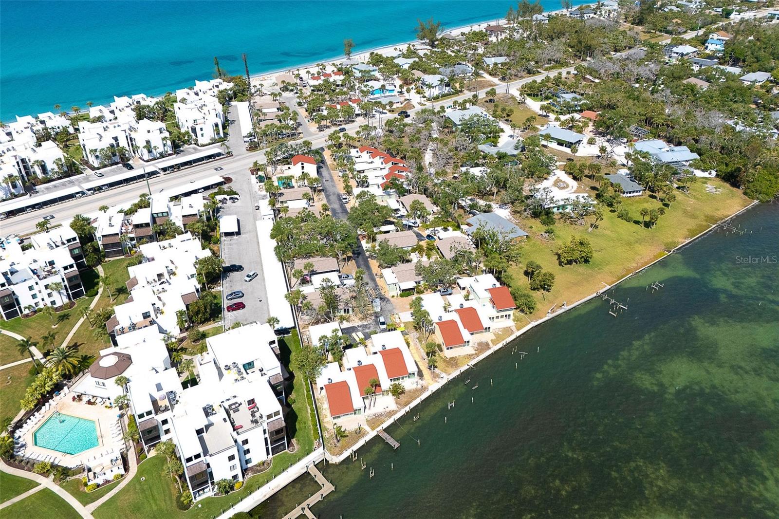 ADMIRALTY VILLAS - Residential