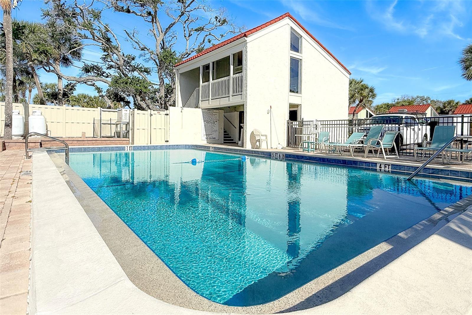 ADMIRALTY VILLAS - Residential