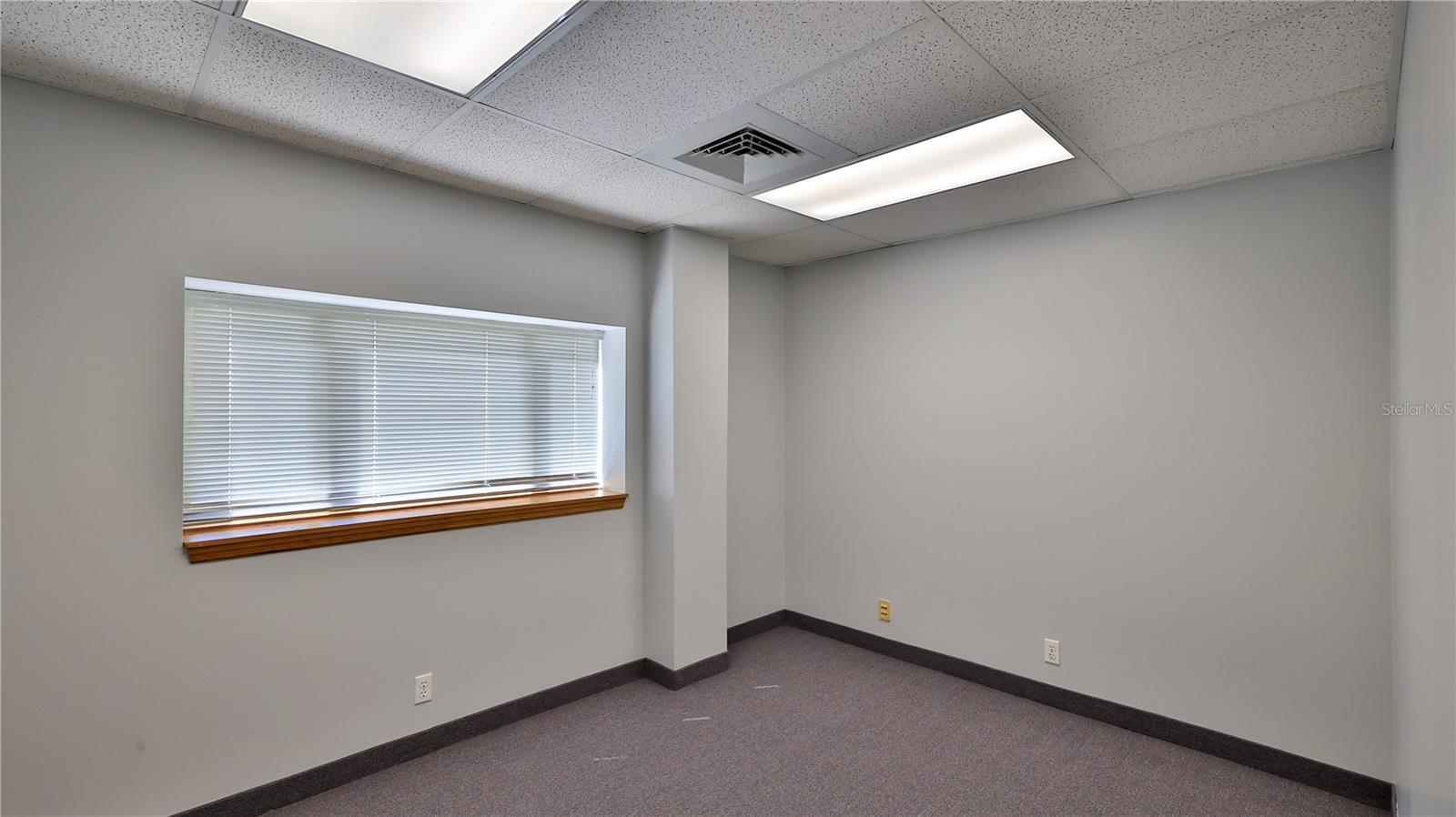 AIRPORT BUS PARK PH 01 - Commercial Sale