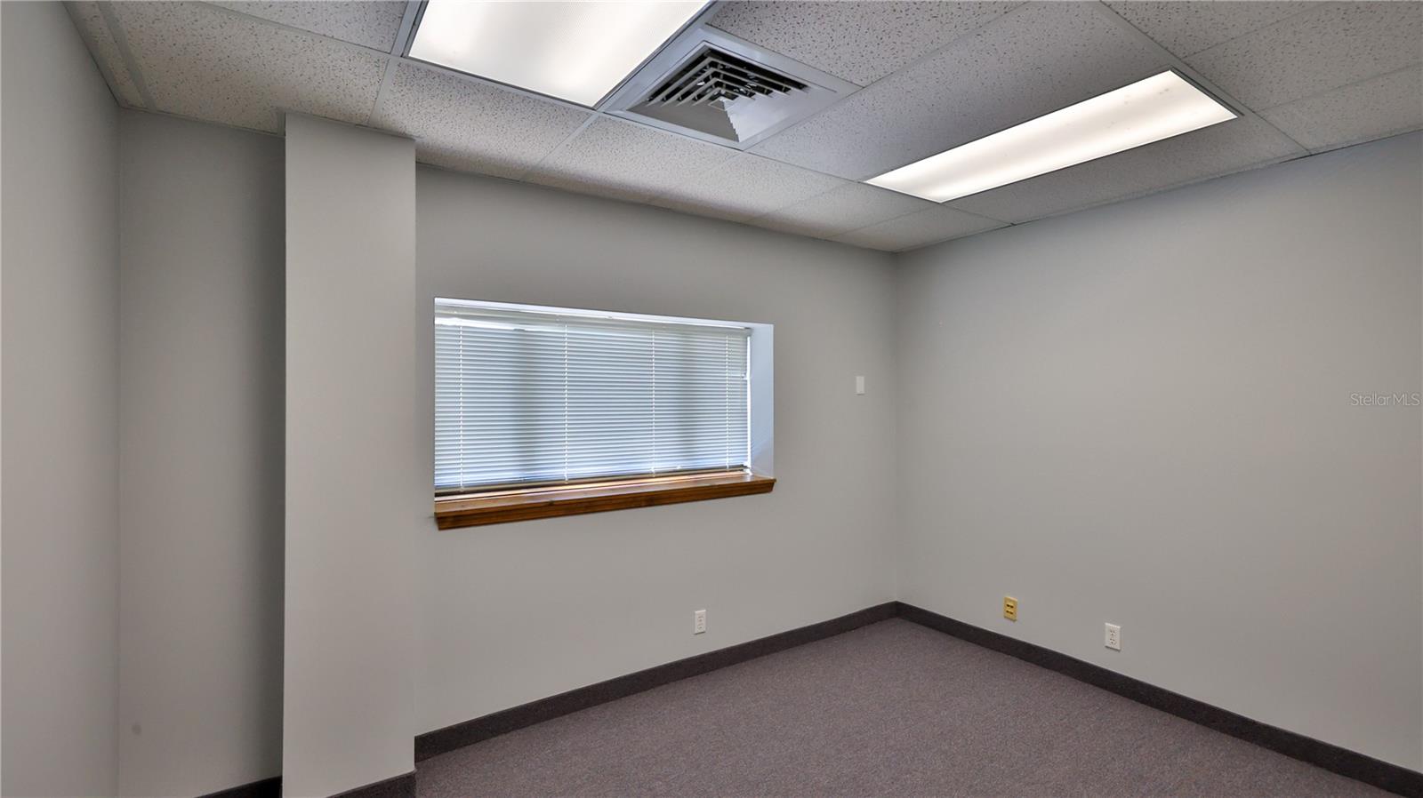 AIRPORT BUS PARK PH 01 - Commercial Sale