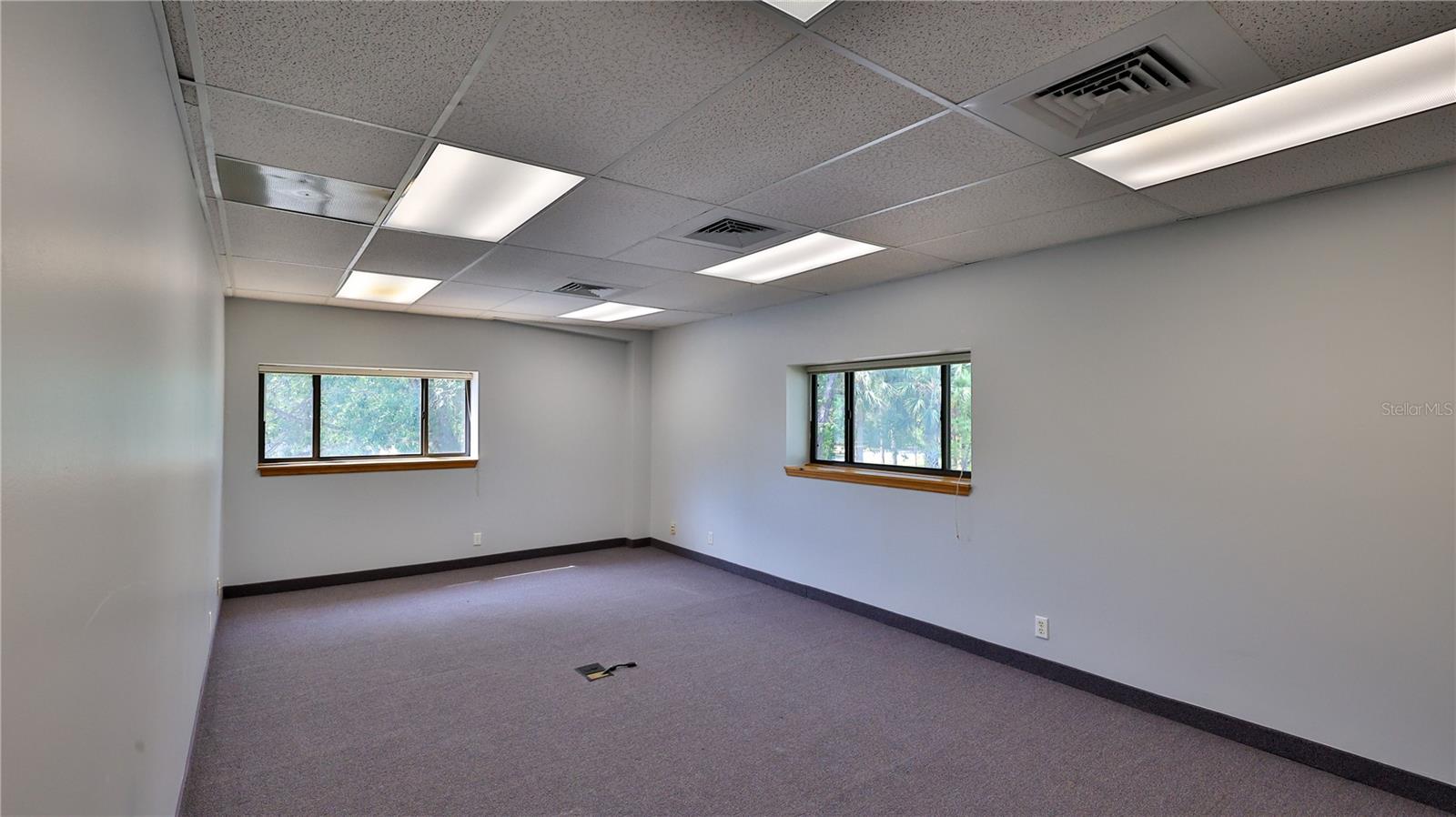 AIRPORT BUS PARK PH 01 - Commercial Sale