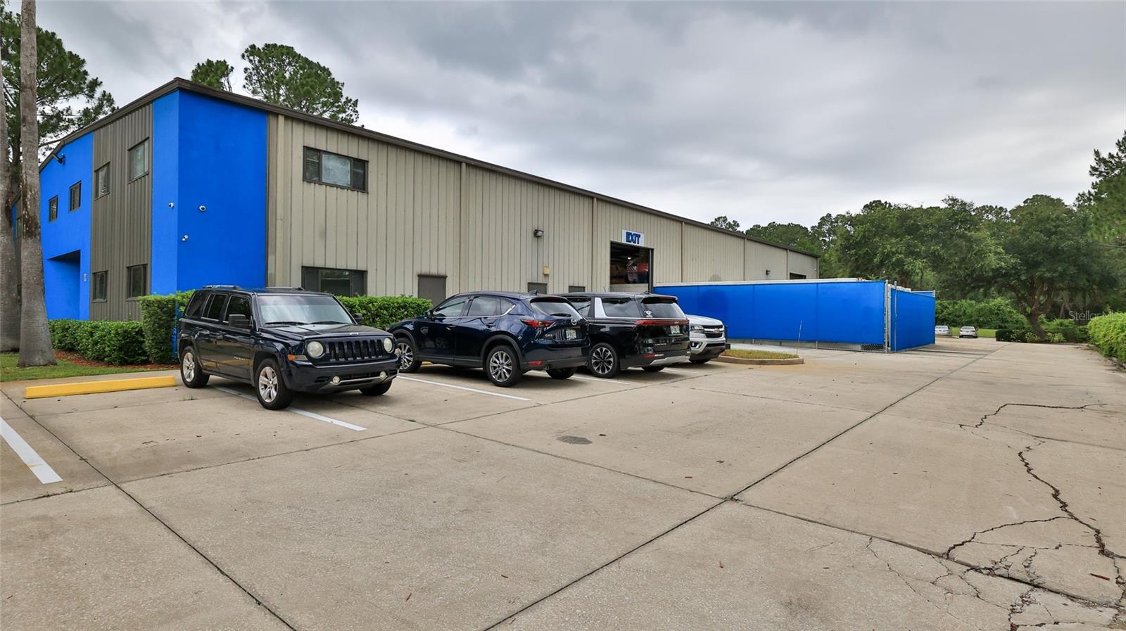 AIRPORT BUS PARK PH 01 - Commercial Sale