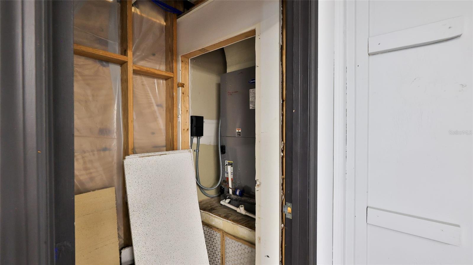 AIRPORT BUS PARK PH 01 - Commercial Sale