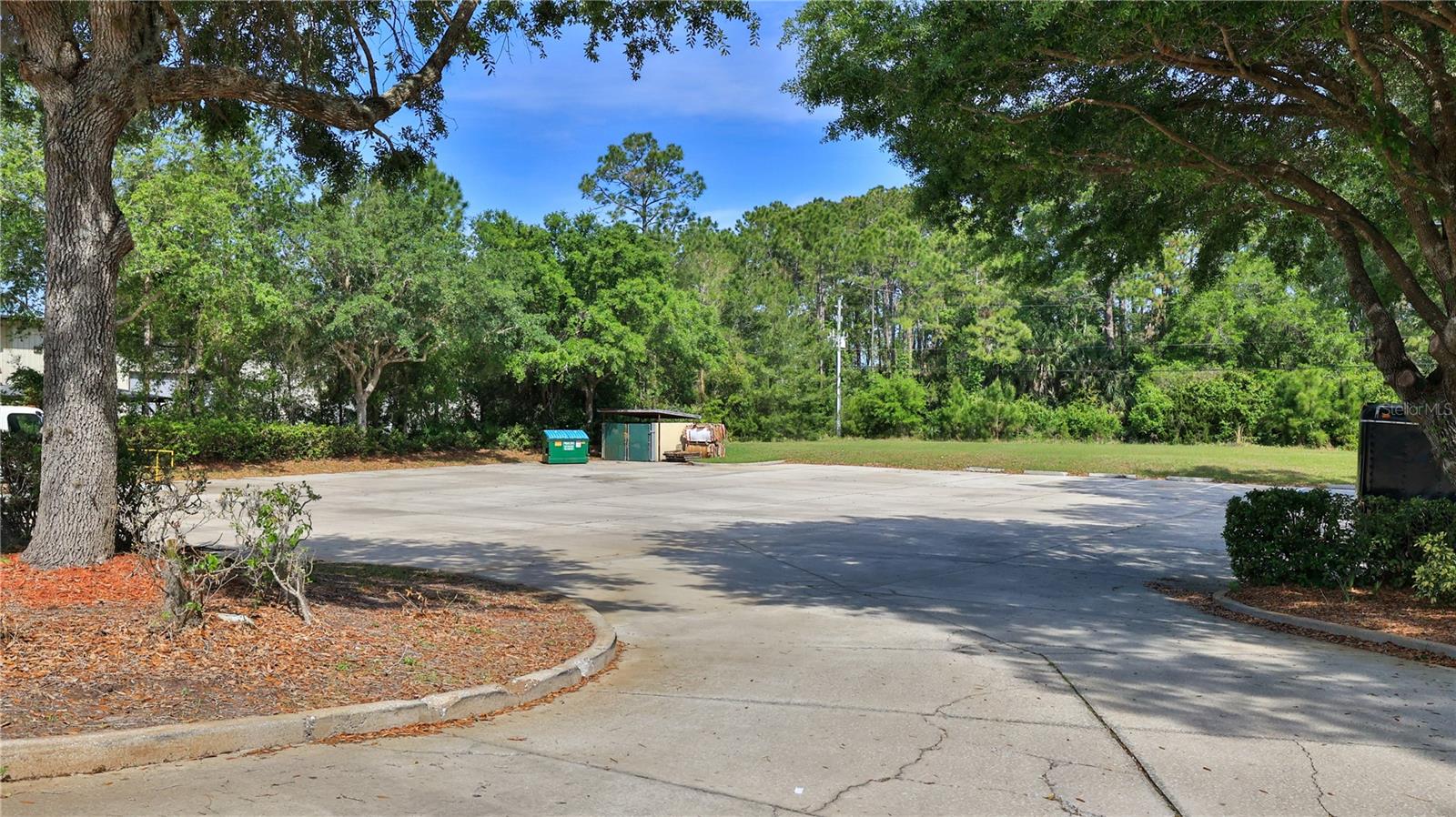 AIRPORT BUS PARK PH 01 - Commercial Sale