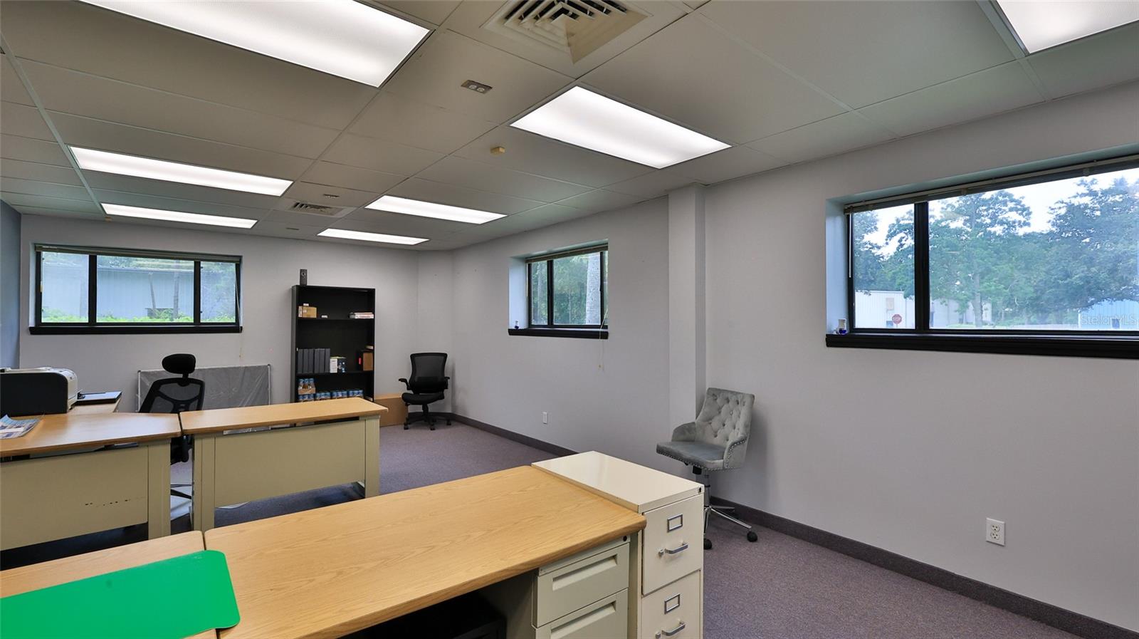 AIRPORT BUS PARK PH 01 - Commercial Sale