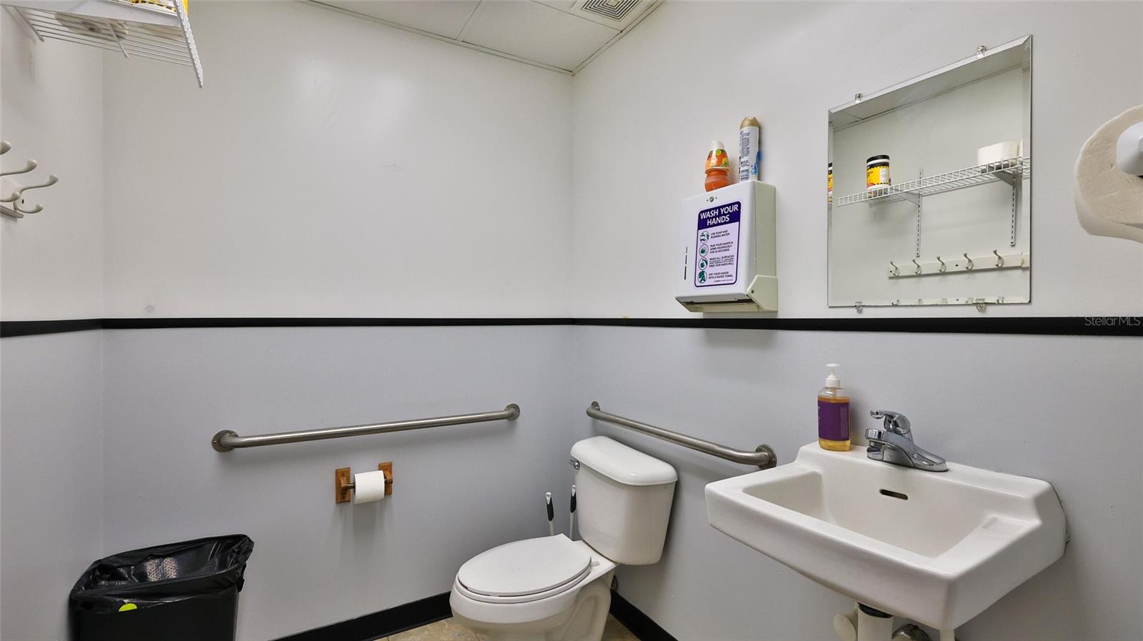 AIRPORT BUS PARK PH 01 - Commercial Sale